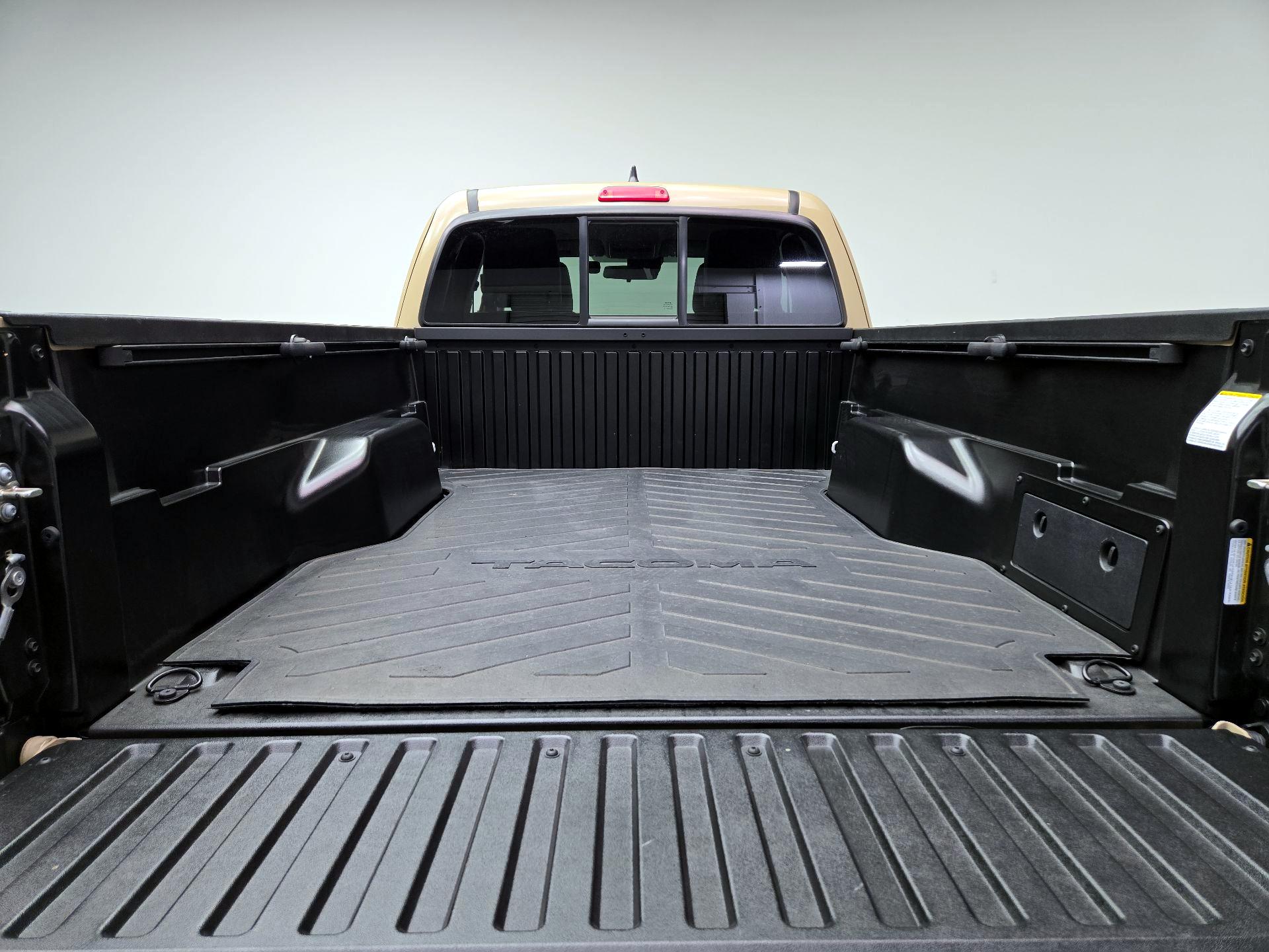 Thumbnail: 2019 Toyota Tacoma - 20