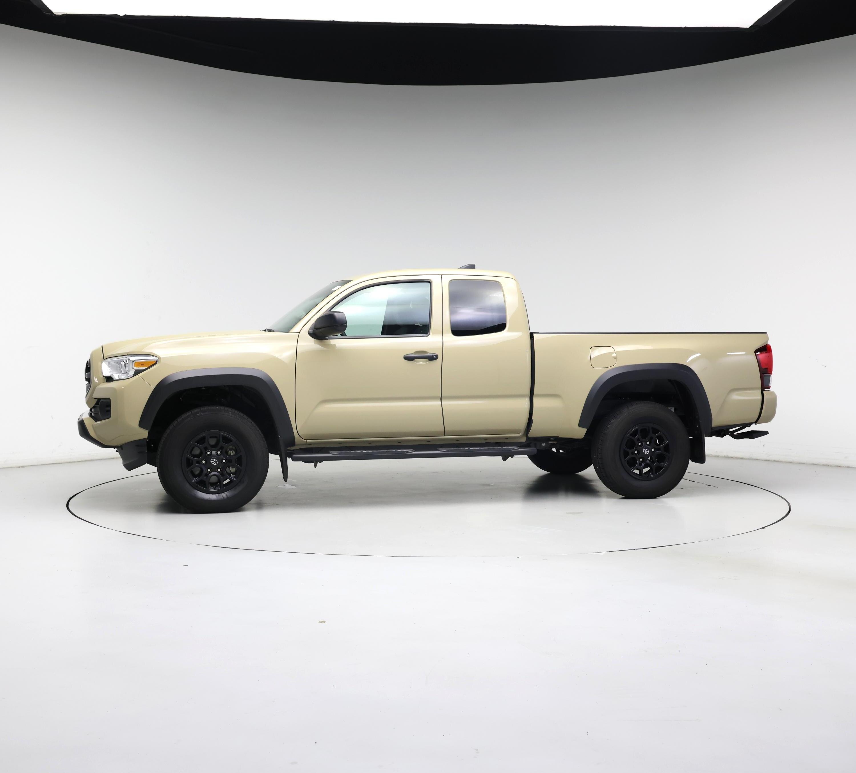 Thumbnail: 2019 Toyota Tacoma - 3