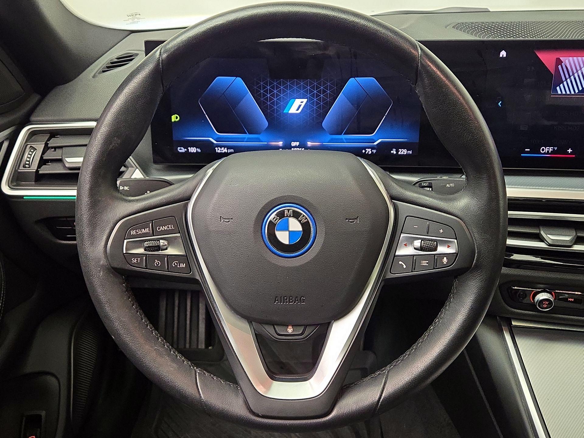 Thumbnail: 2023 BMW i4 - 10