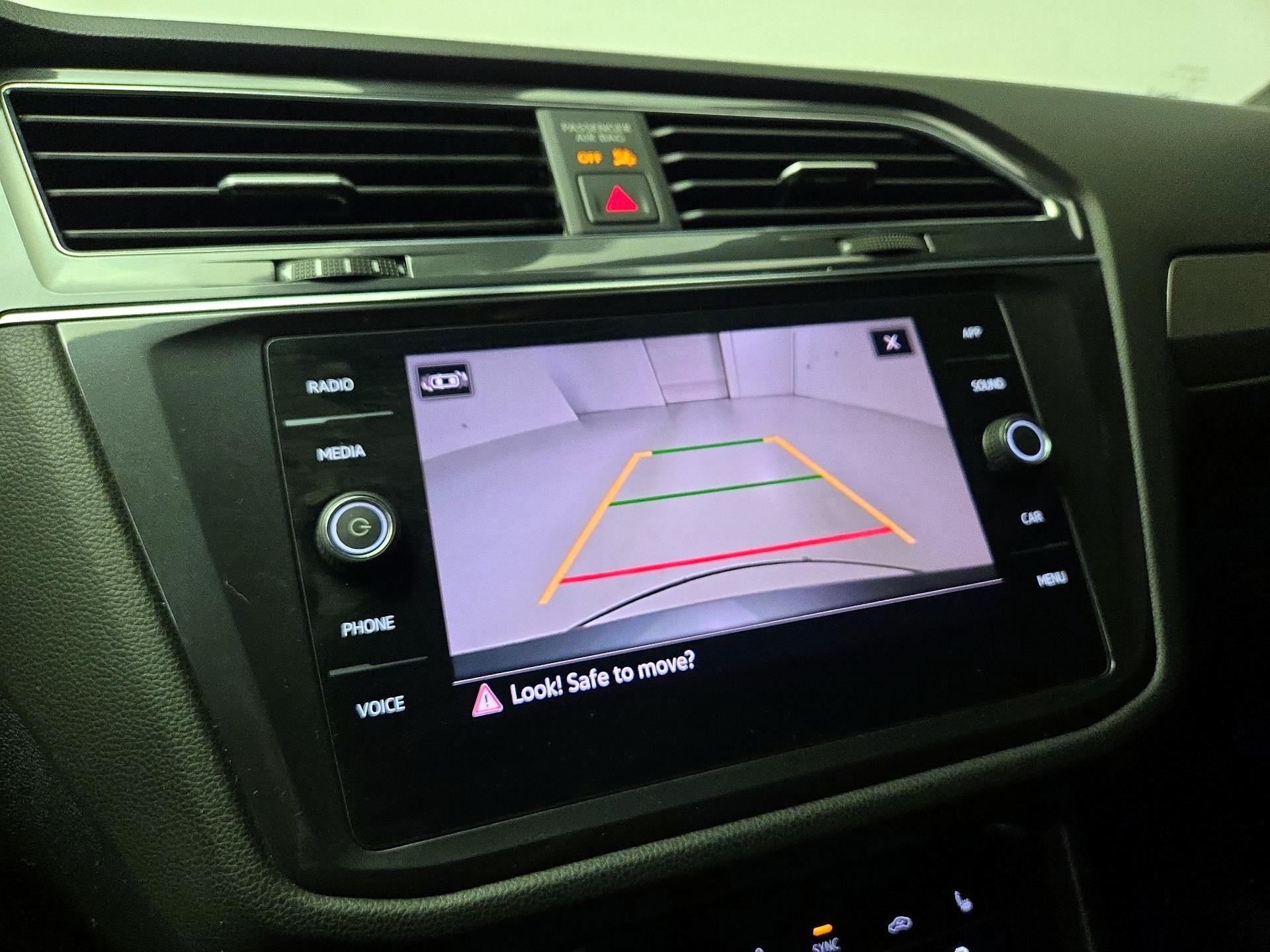 Thumbnail: 2022 Volkswagen Tiguan - 14