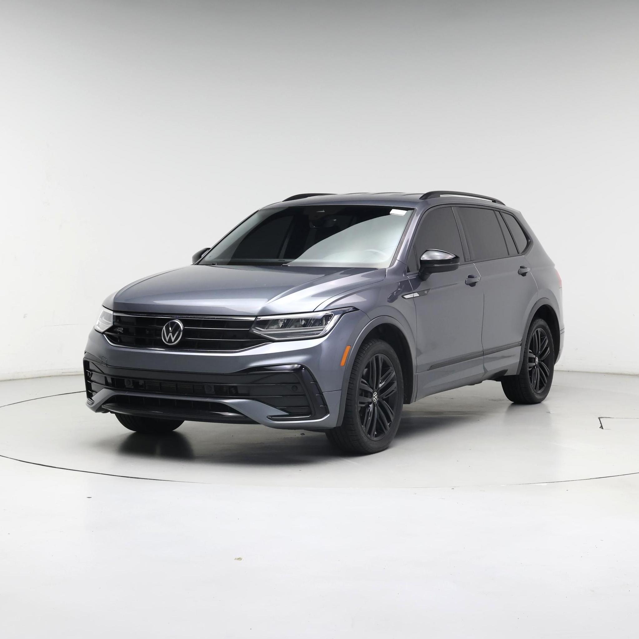 Thumbnail: 2022 Volkswagen Tiguan - 4