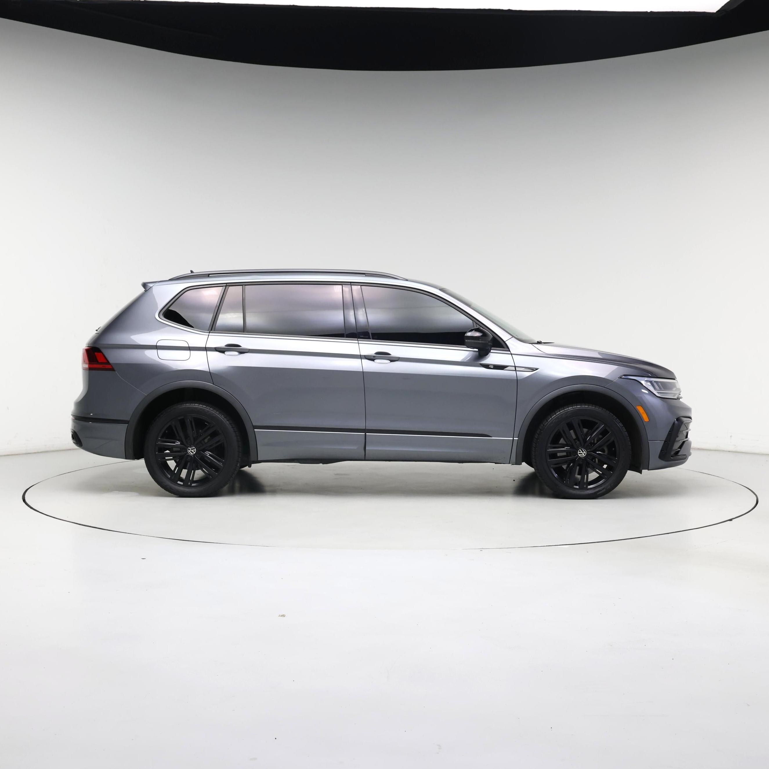 Thumbnail: 2022 Volkswagen Tiguan - 7