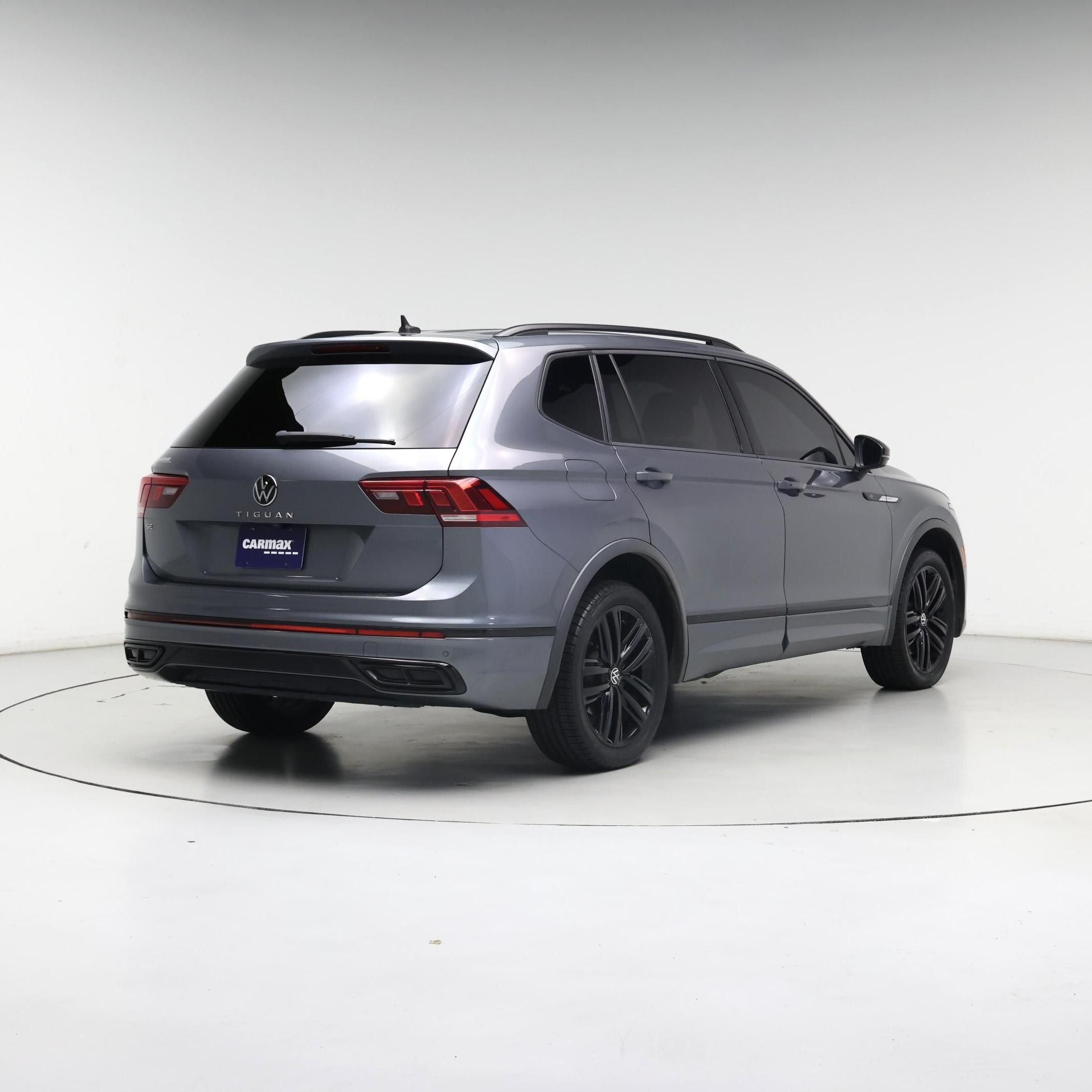 Thumbnail: 2022 Volkswagen Tiguan - 8