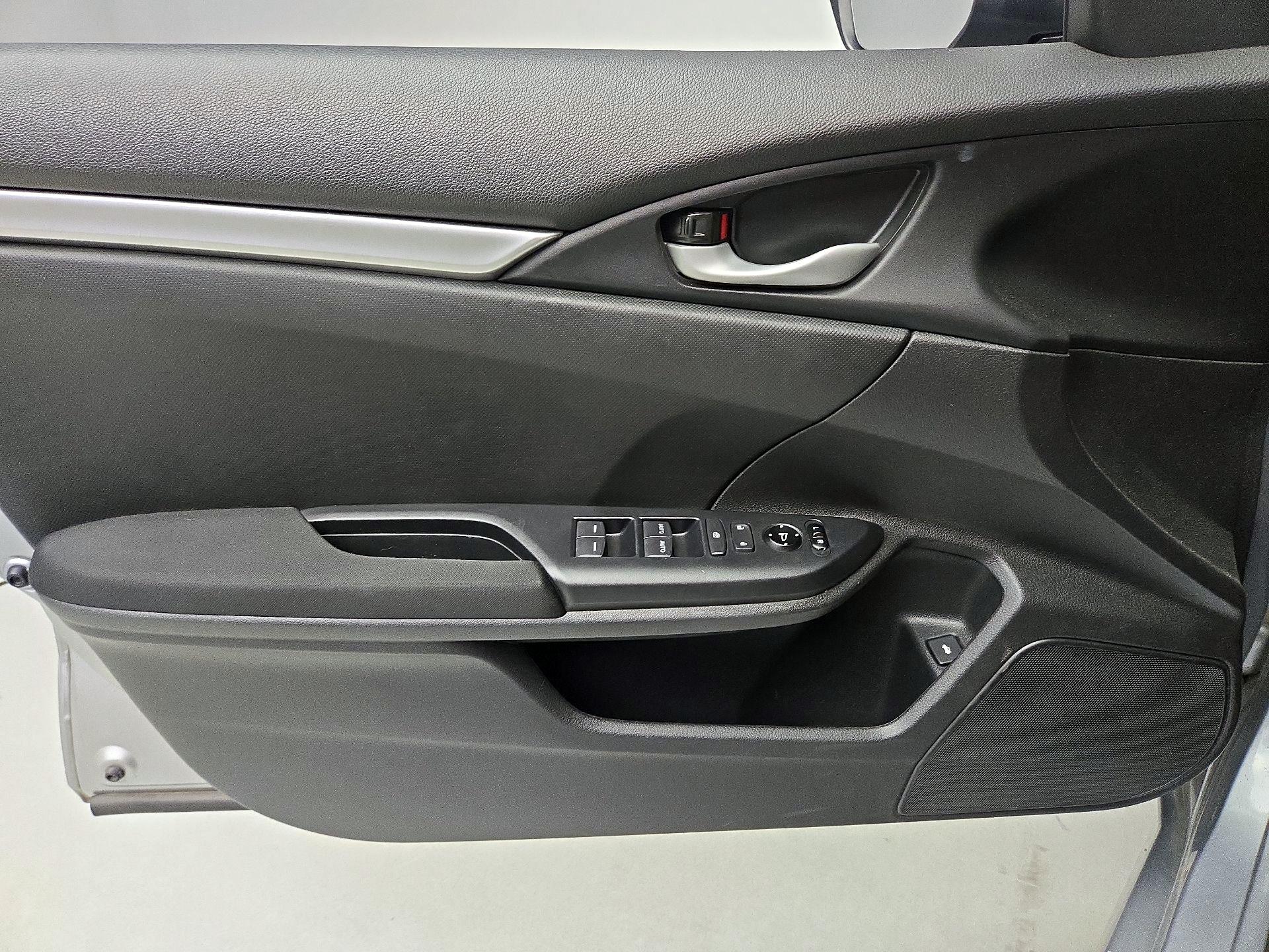 Thumbnail: 2018 Honda Civic - 12