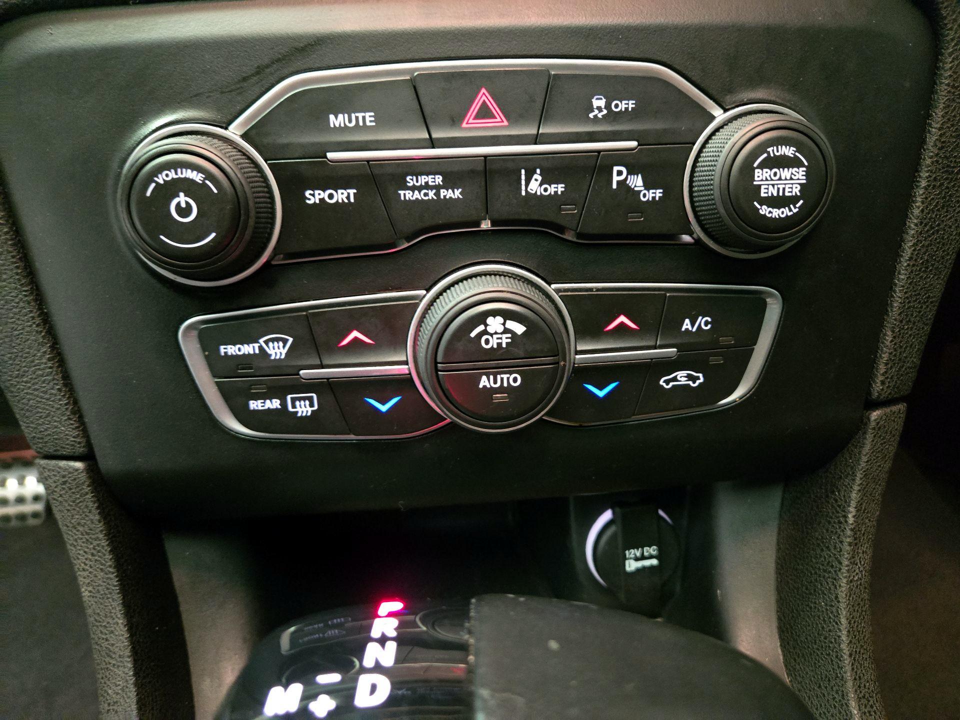 Thumbnail: 2017 Dodge Charger - 17