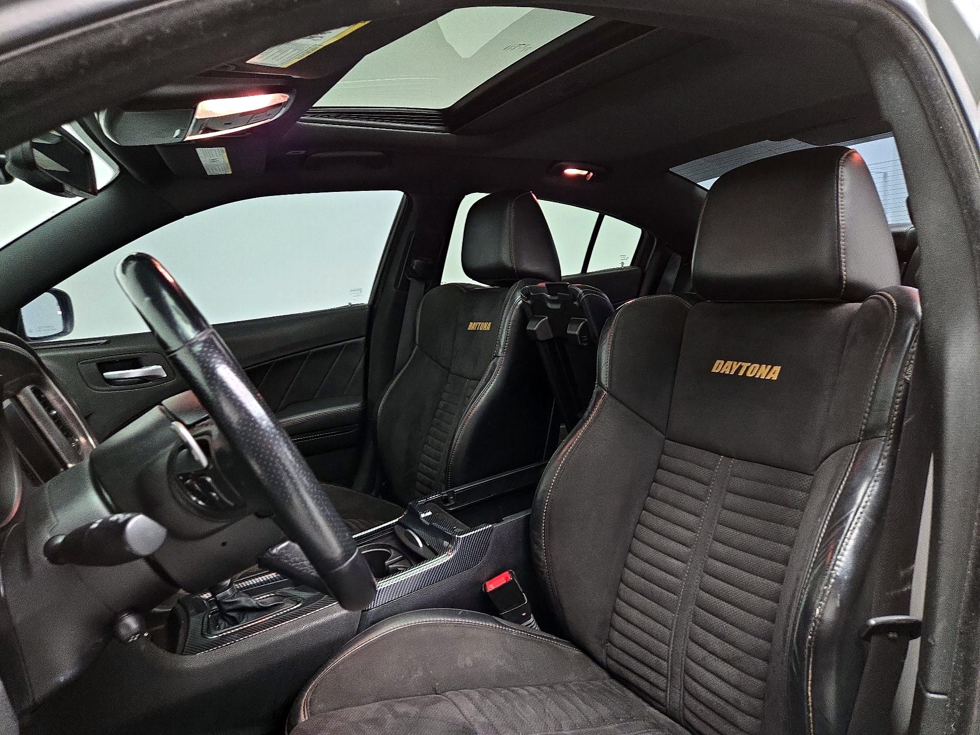 Thumbnail: 2017 Dodge Charger - 20