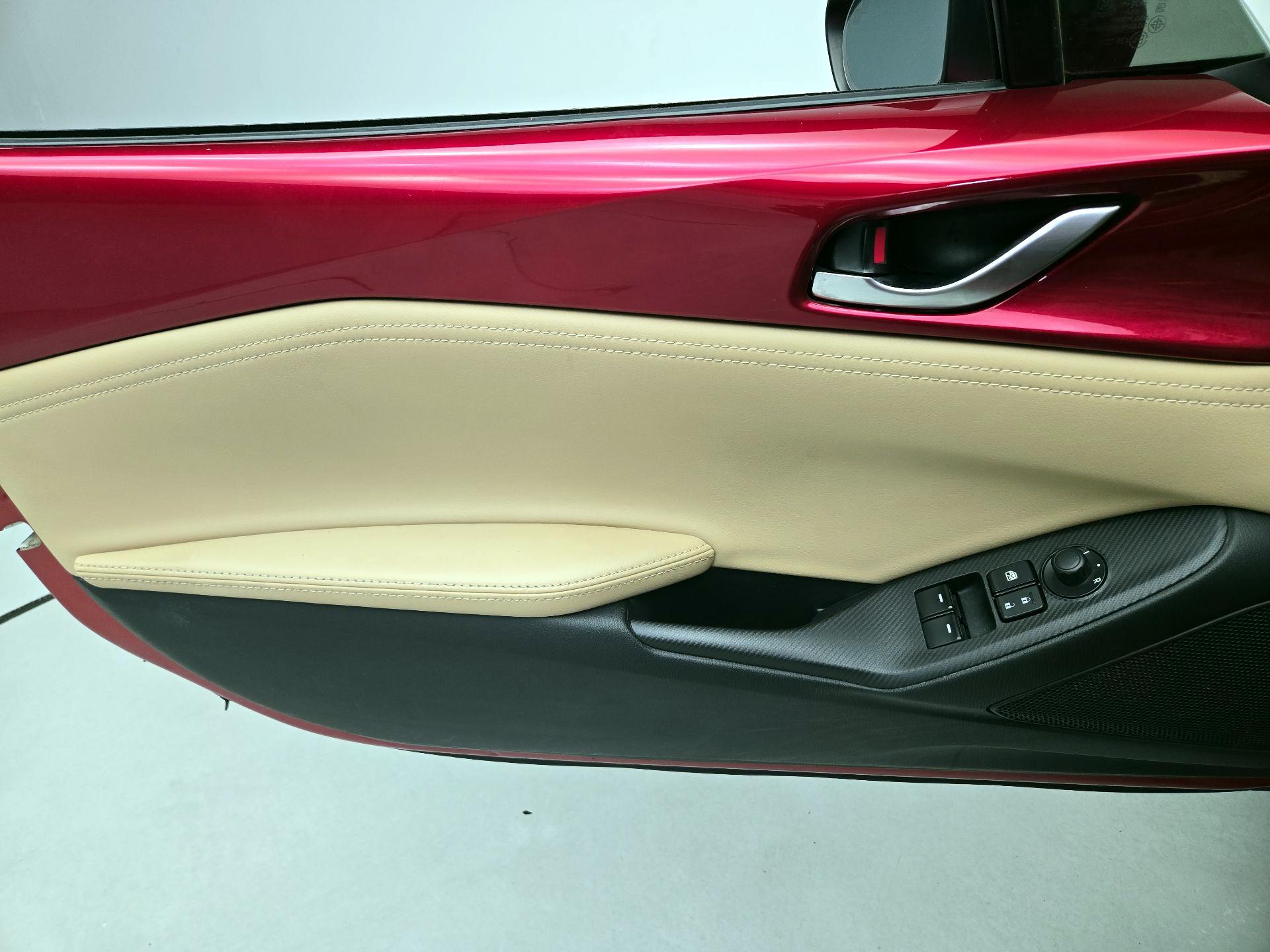 Thumbnail: 2020 Mazda MX-5 Miata - 12