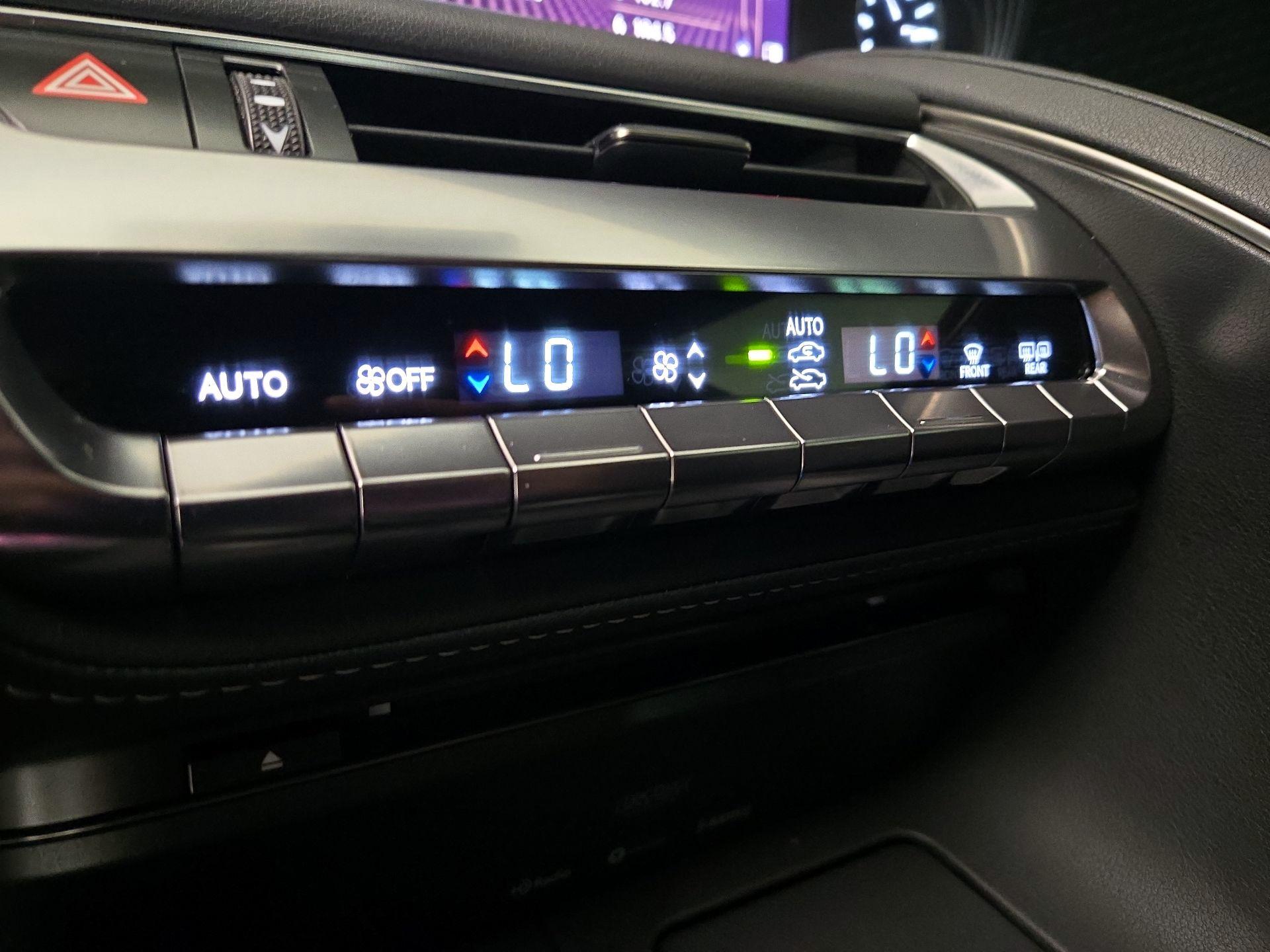 Thumbnail: 2021 Lexus LC - 17