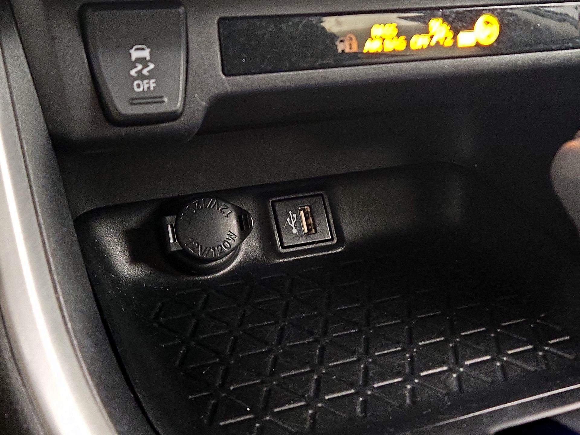 Thumbnail: 2024 Toyota RAV4 - 18