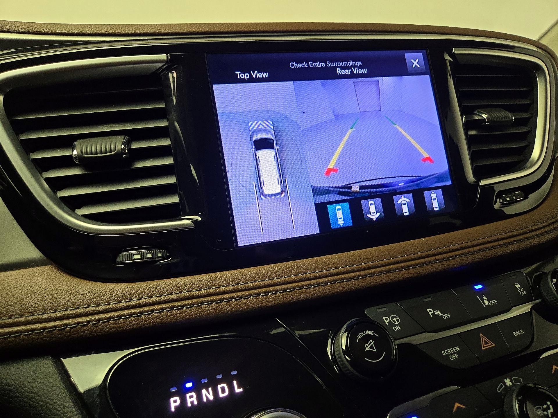 Thumbnail: 2017 Chrysler Pacifica - 15