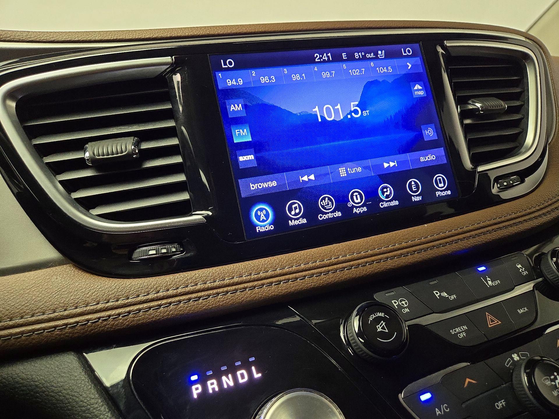 Thumbnail: 2017 Chrysler Pacifica - 16