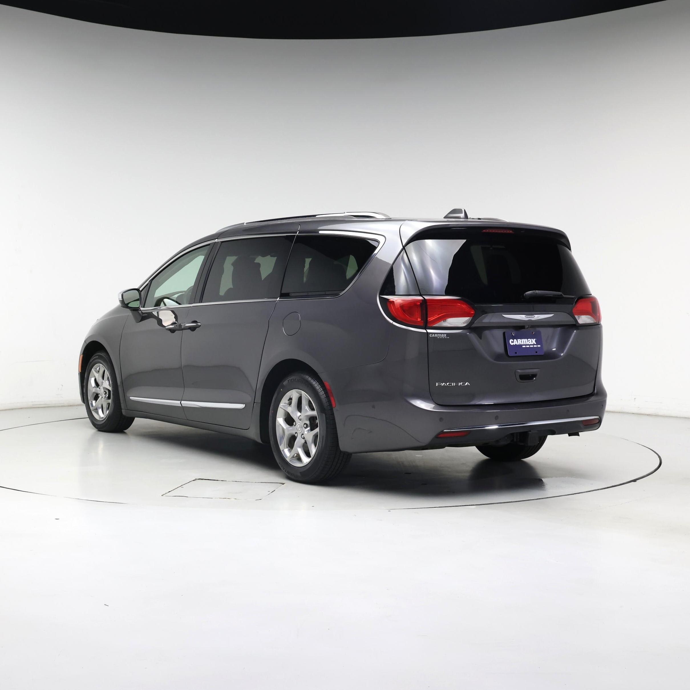 Thumbnail: 2017 Chrysler Pacifica - 2