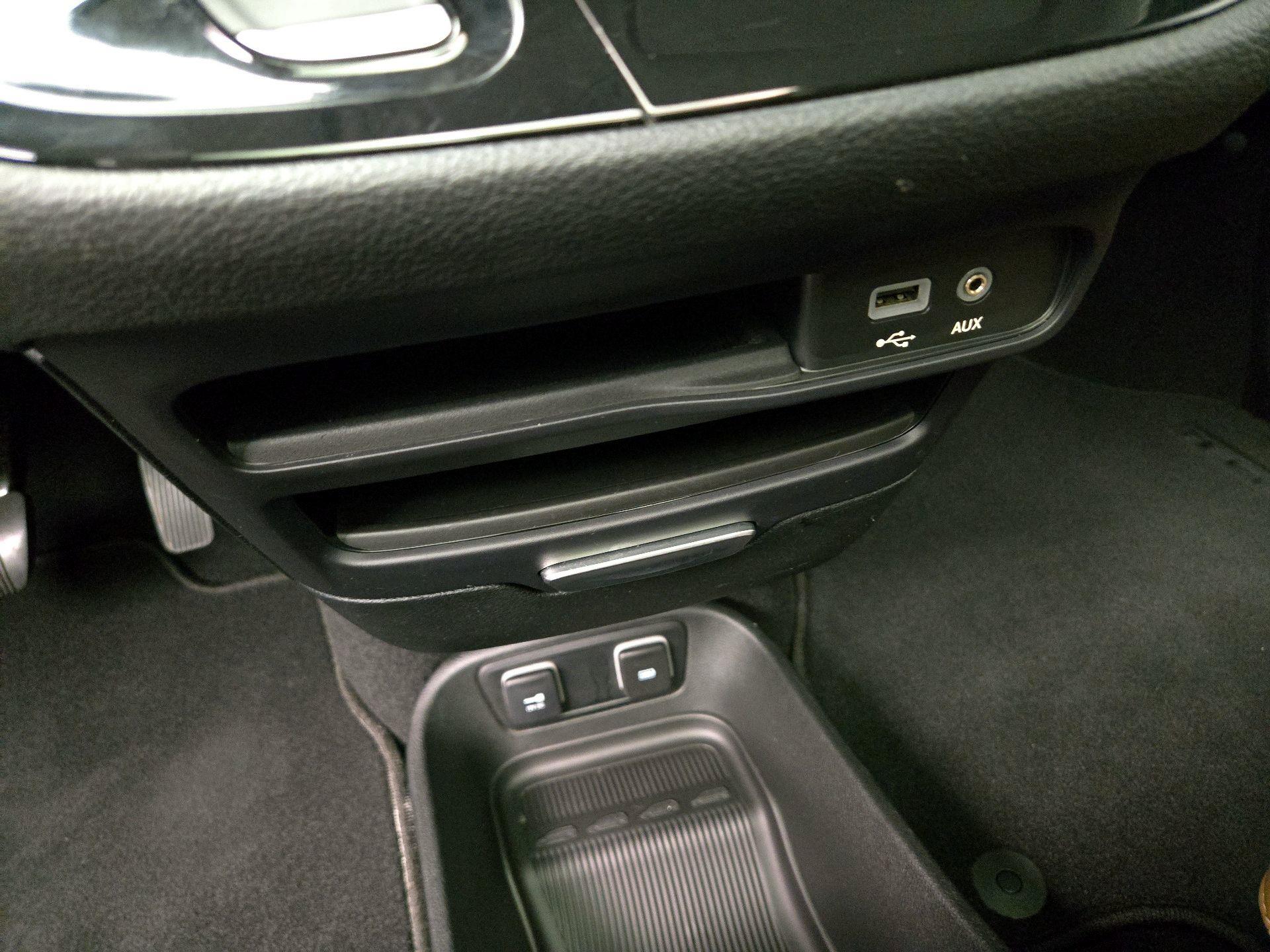 Thumbnail: 2017 Chrysler Pacifica - 19