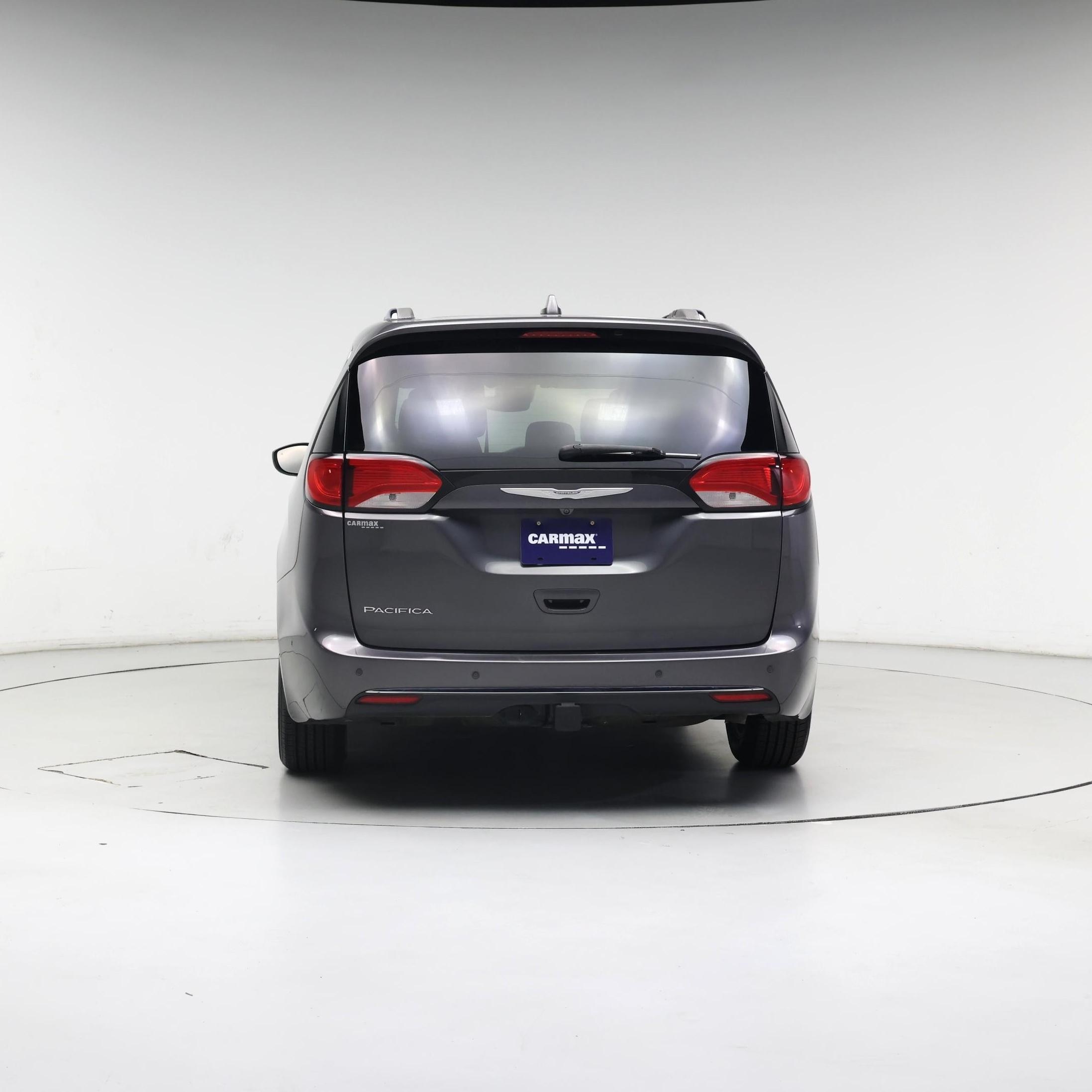 Thumbnail: 2017 Chrysler Pacifica - 6