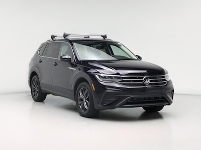 Black 2023 Volkswagen Tiguan SE