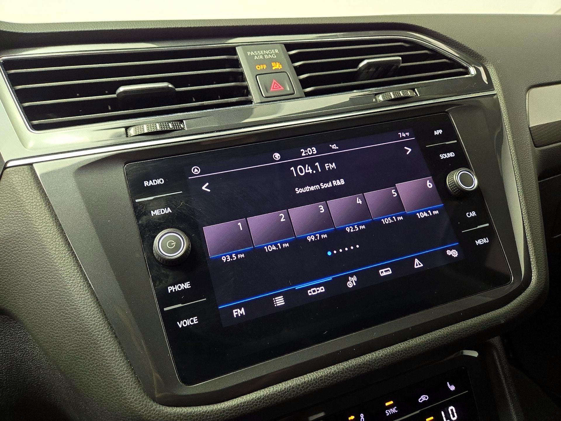 Thumbnail: 2023 Volkswagen Tiguan - 15