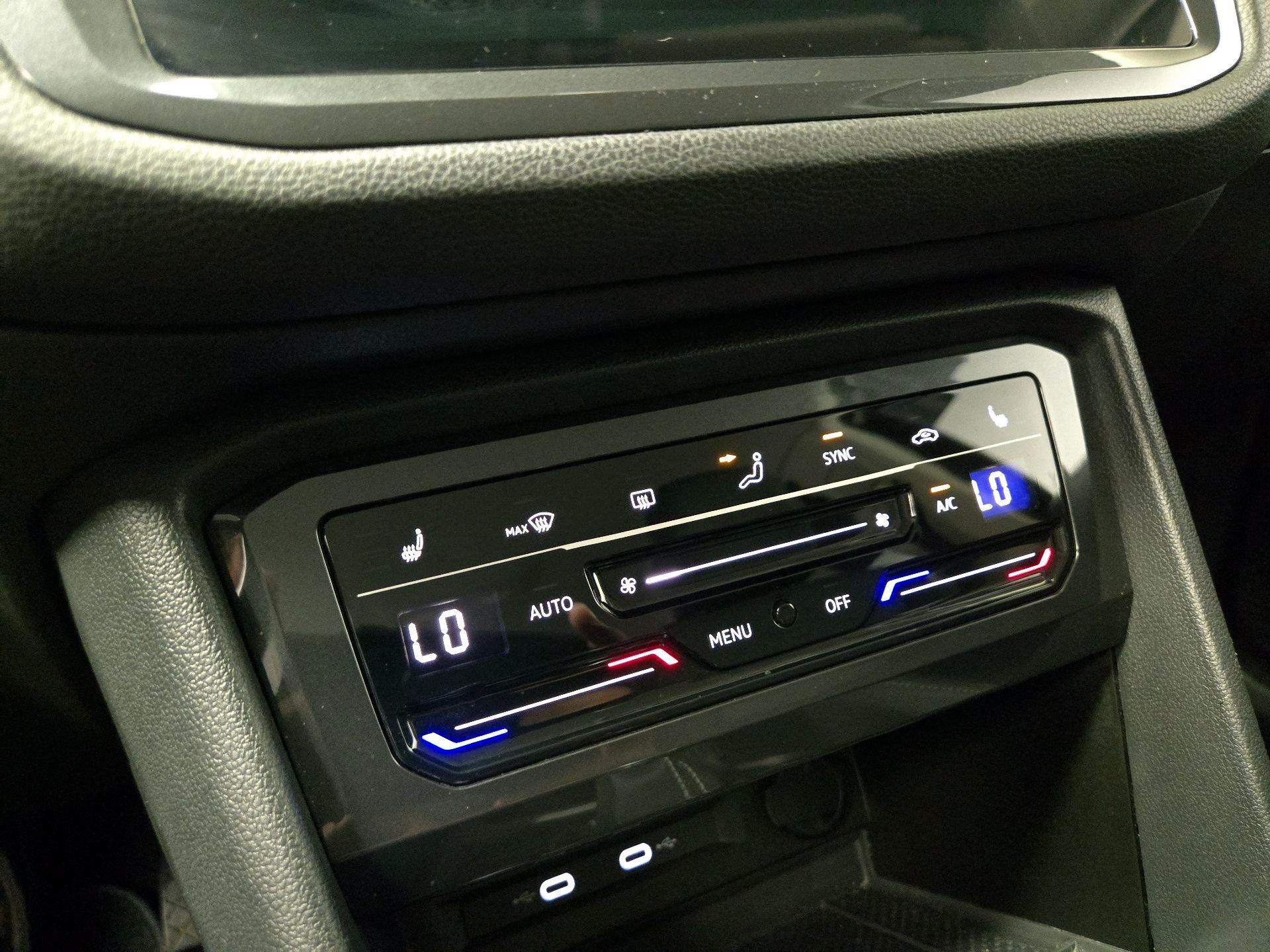 Thumbnail: 2023 Volkswagen Tiguan - 16