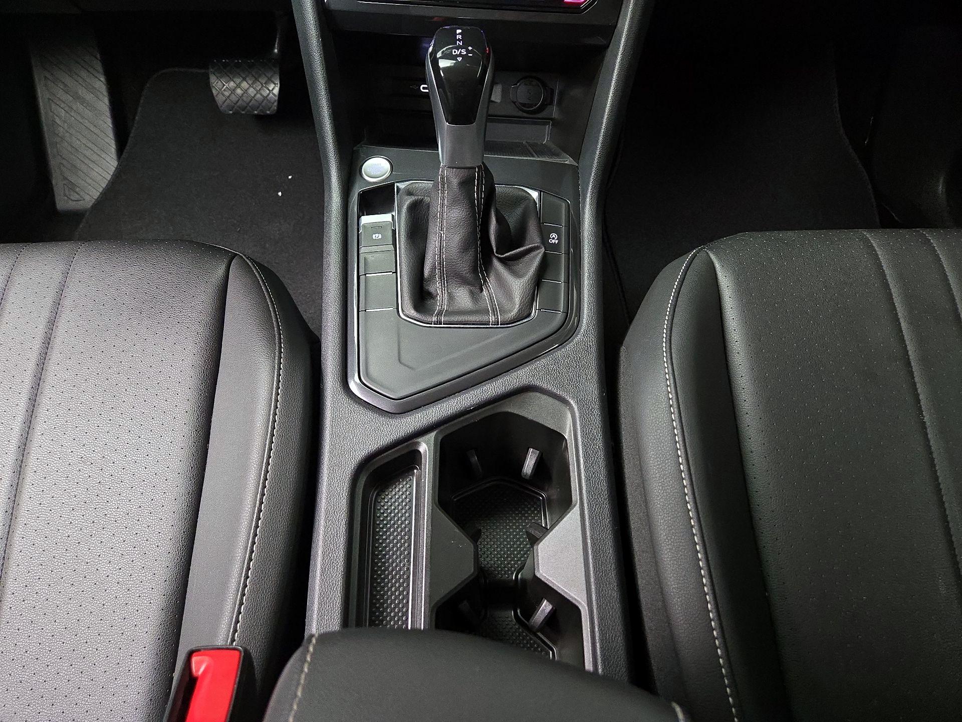 Thumbnail: 2023 Volkswagen Tiguan - 17