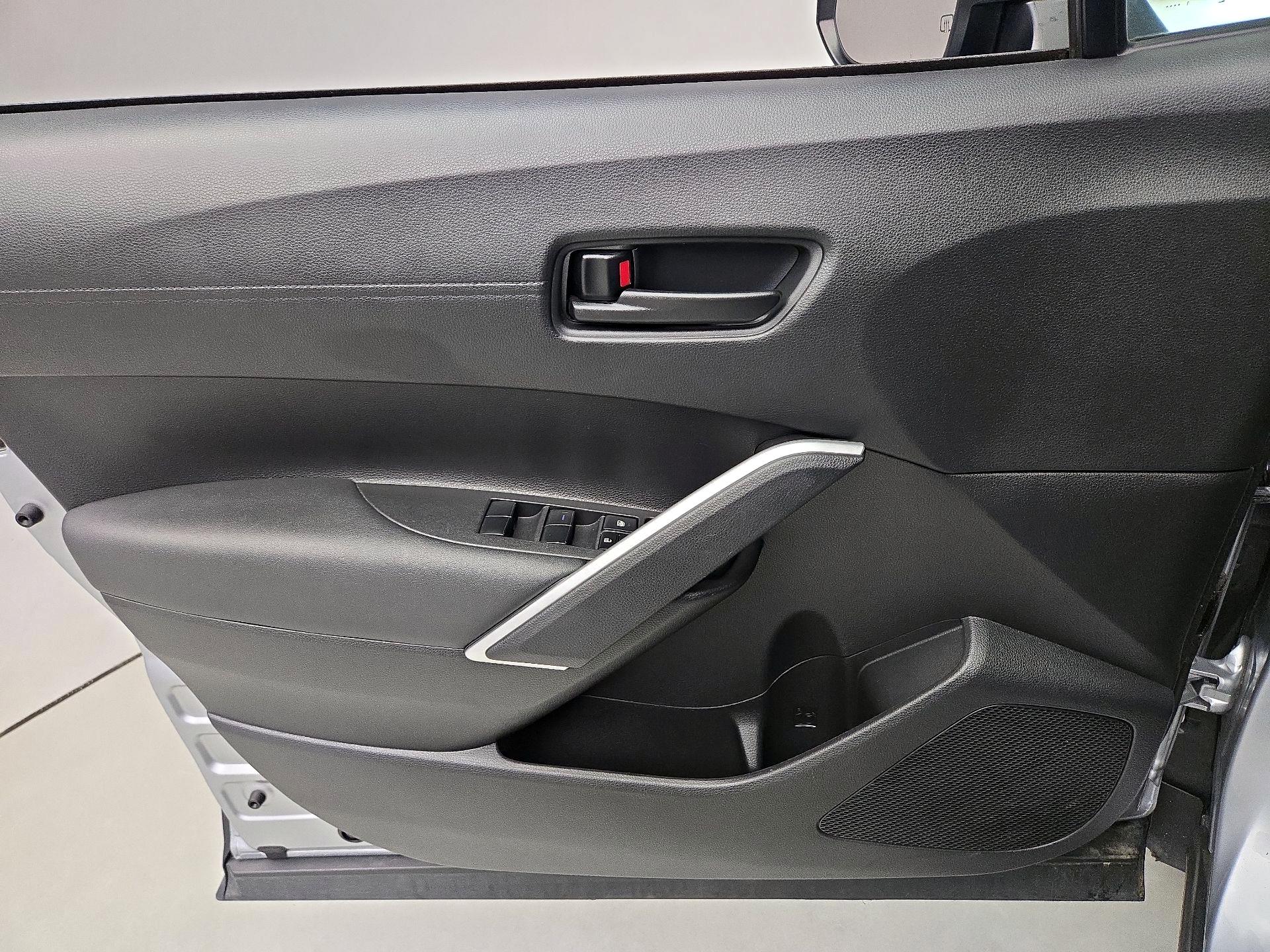 Thumbnail: 2022 Toyota Corolla Cross - 12