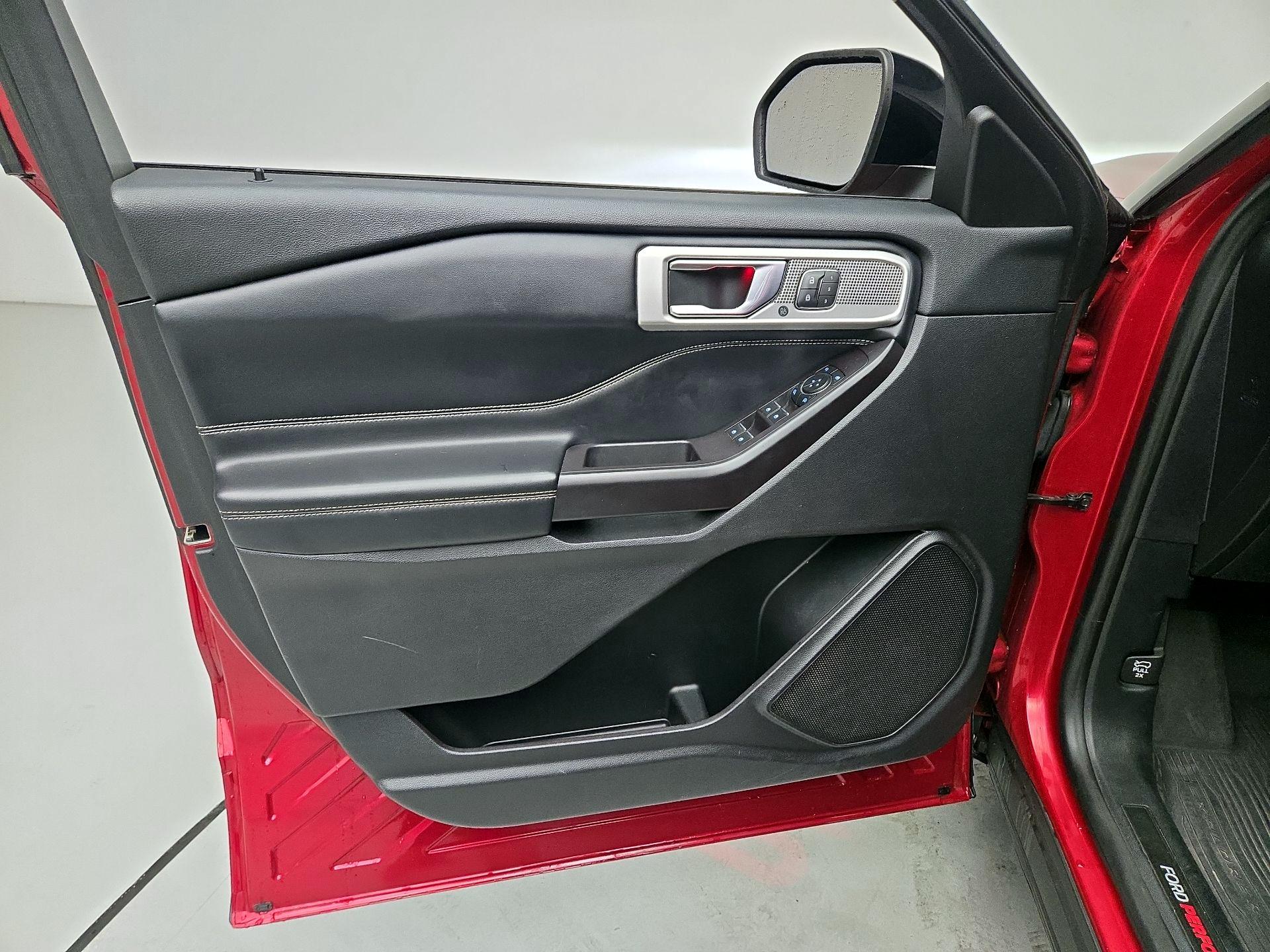 Thumbnail: 2020 Ford Explorer - 12