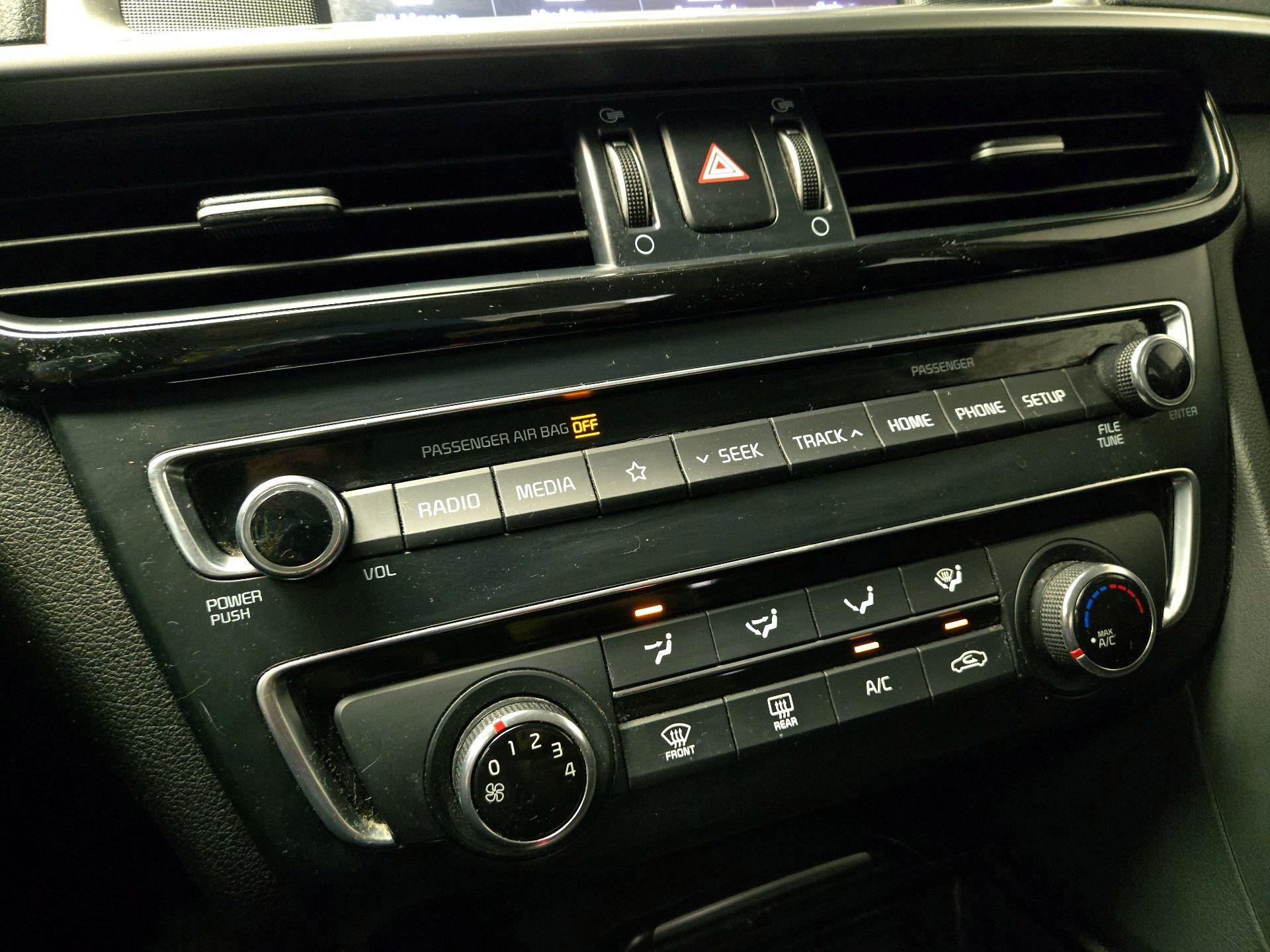 Thumbnail: 2019 Kia Optima - 16