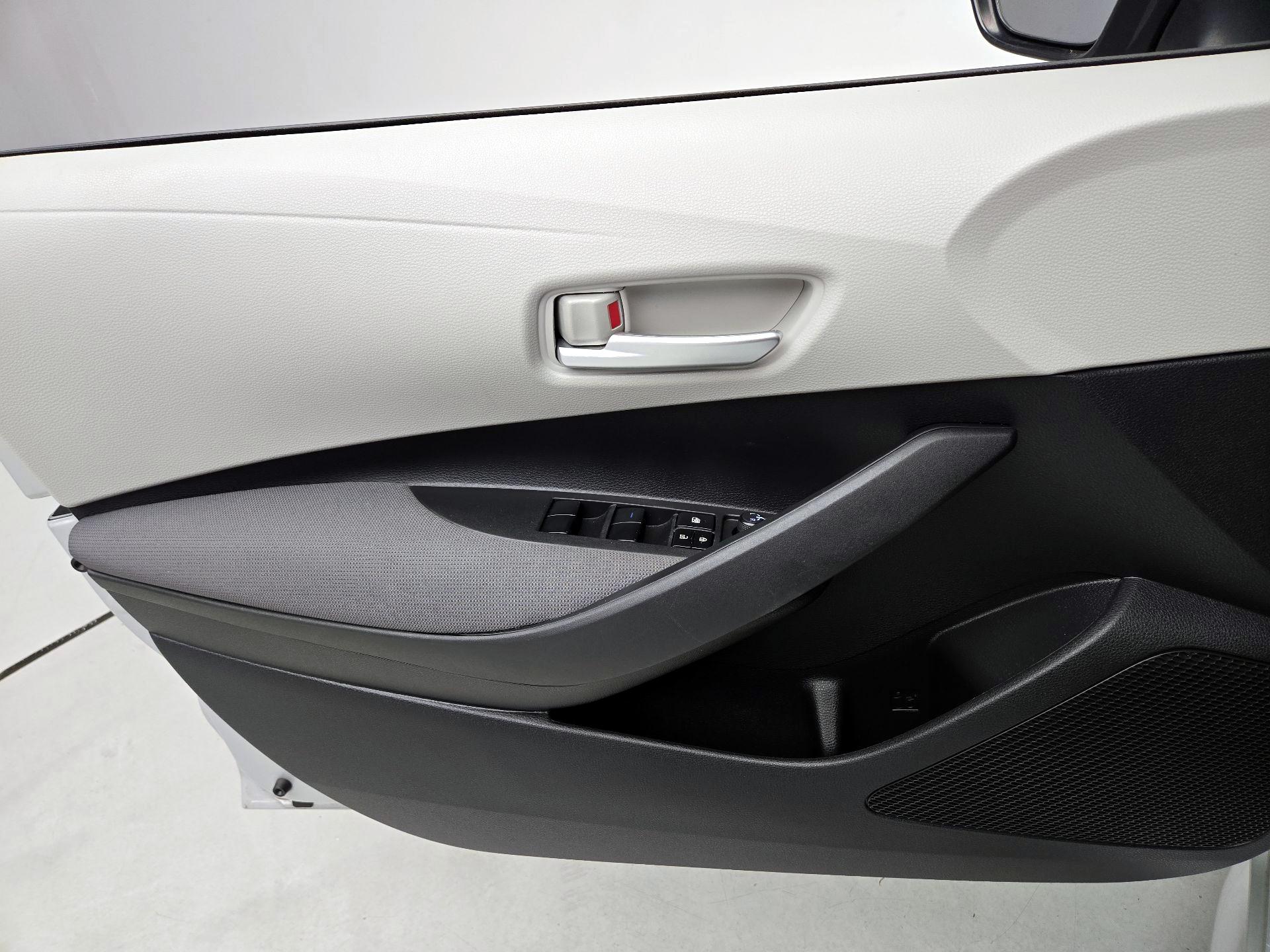 Thumbnail: 2021 Toyota Corolla - 12