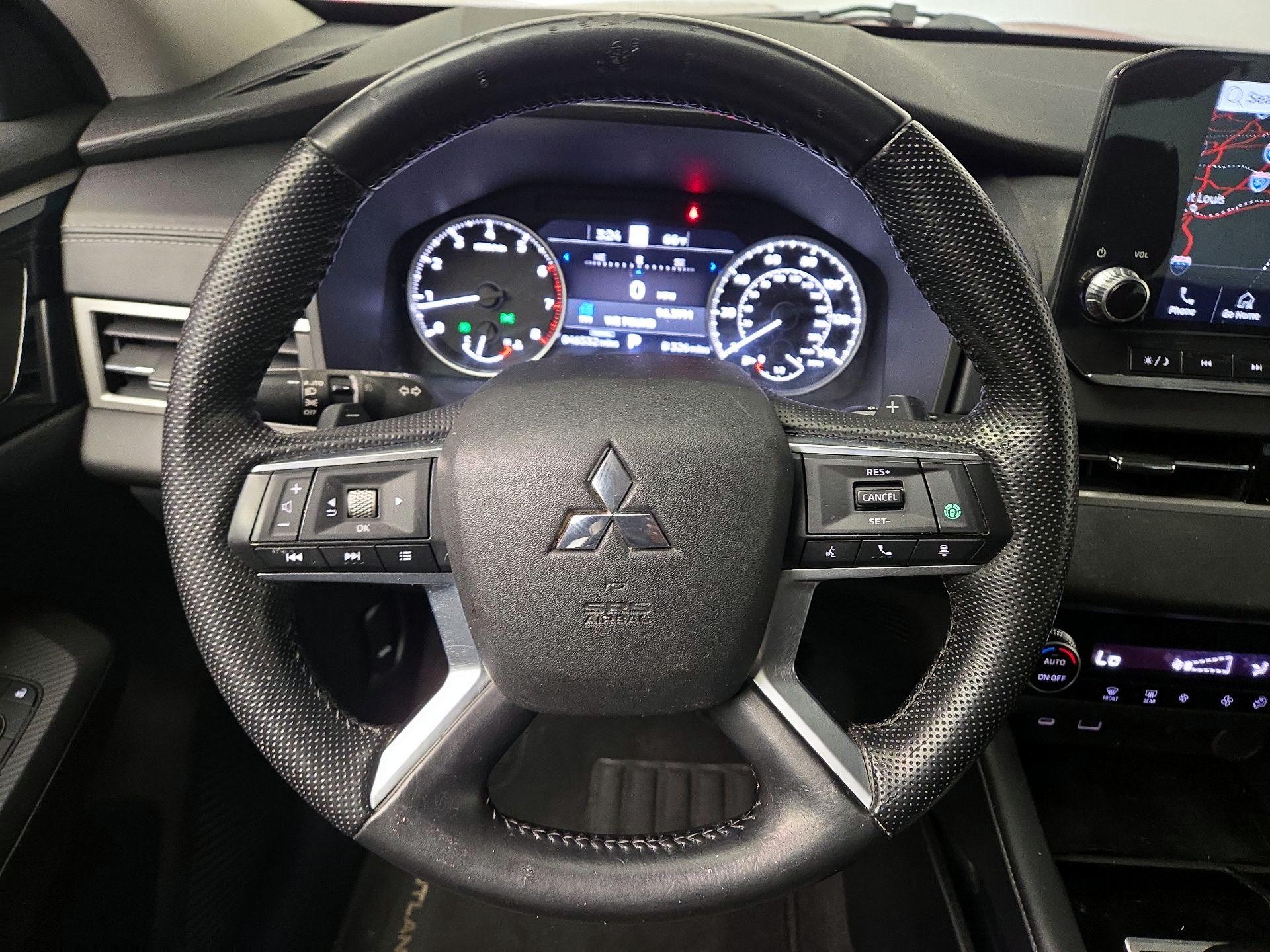 Thumbnail: 2022 Mitsubishi Outlander - 10