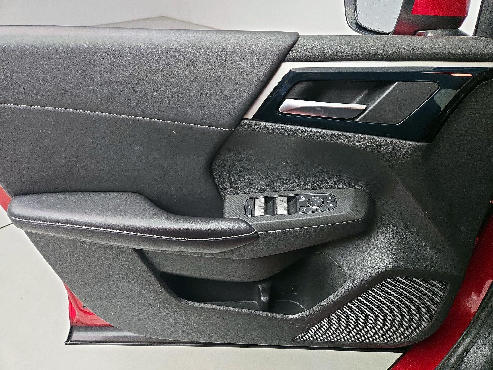 Thumbnail: 2022 Mitsubishi Outlander - 12