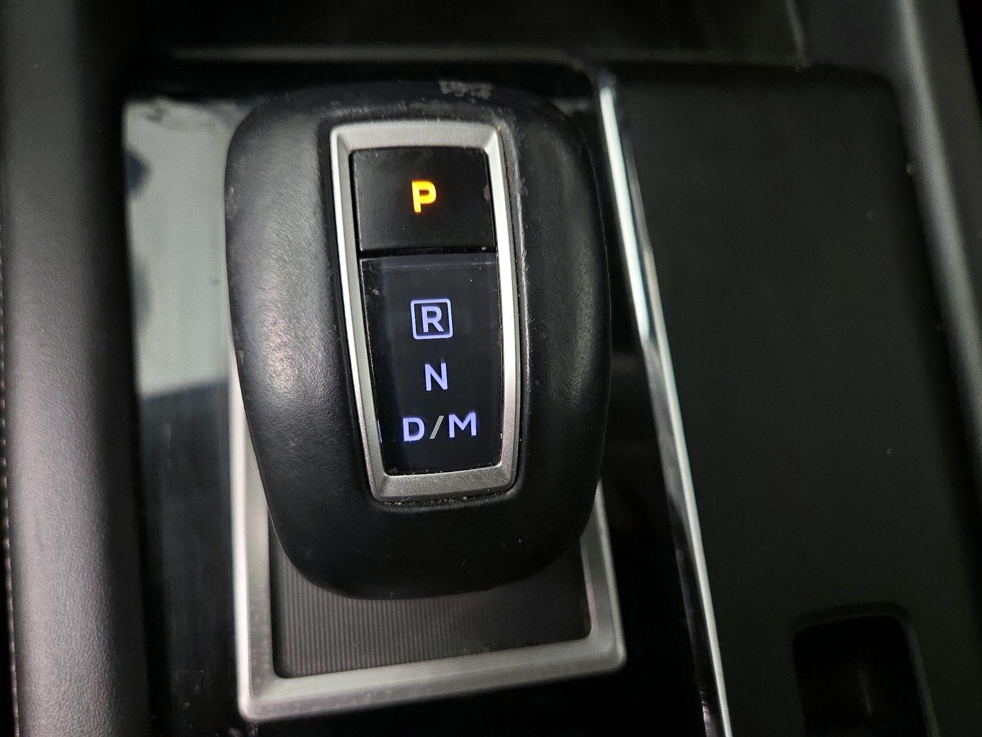 Thumbnail: 2022 Mitsubishi Outlander - 18