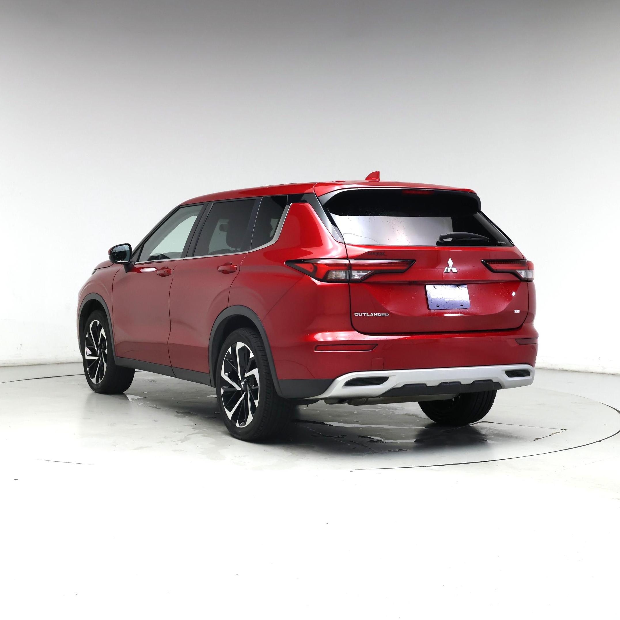 Thumbnail: 2022 Mitsubishi Outlander - 2
