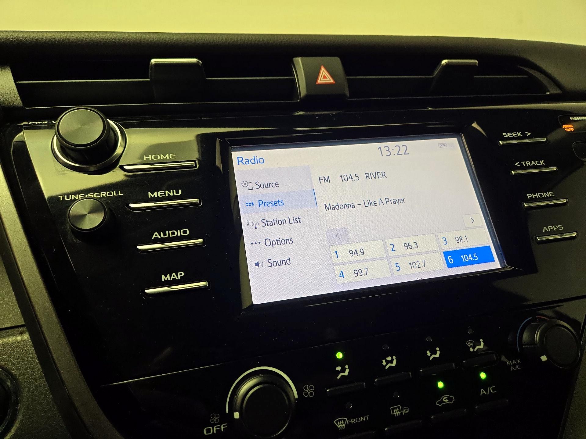 Thumbnail: 2019 Toyota Camry - 15