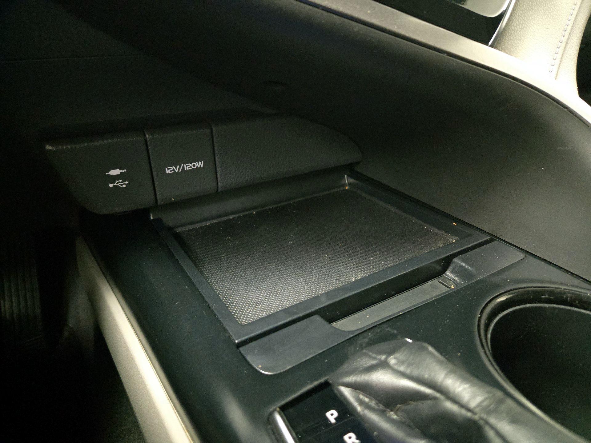 Thumbnail: 2019 Toyota Camry - 18