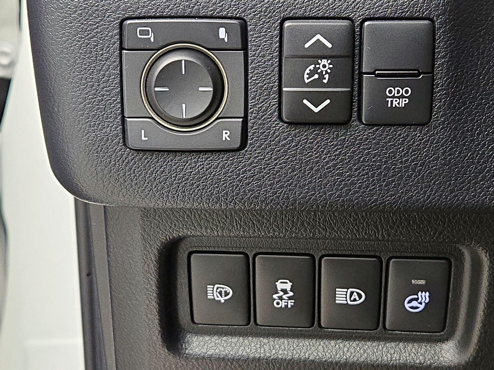 Thumbnail: 2023 Lexus GX - 13