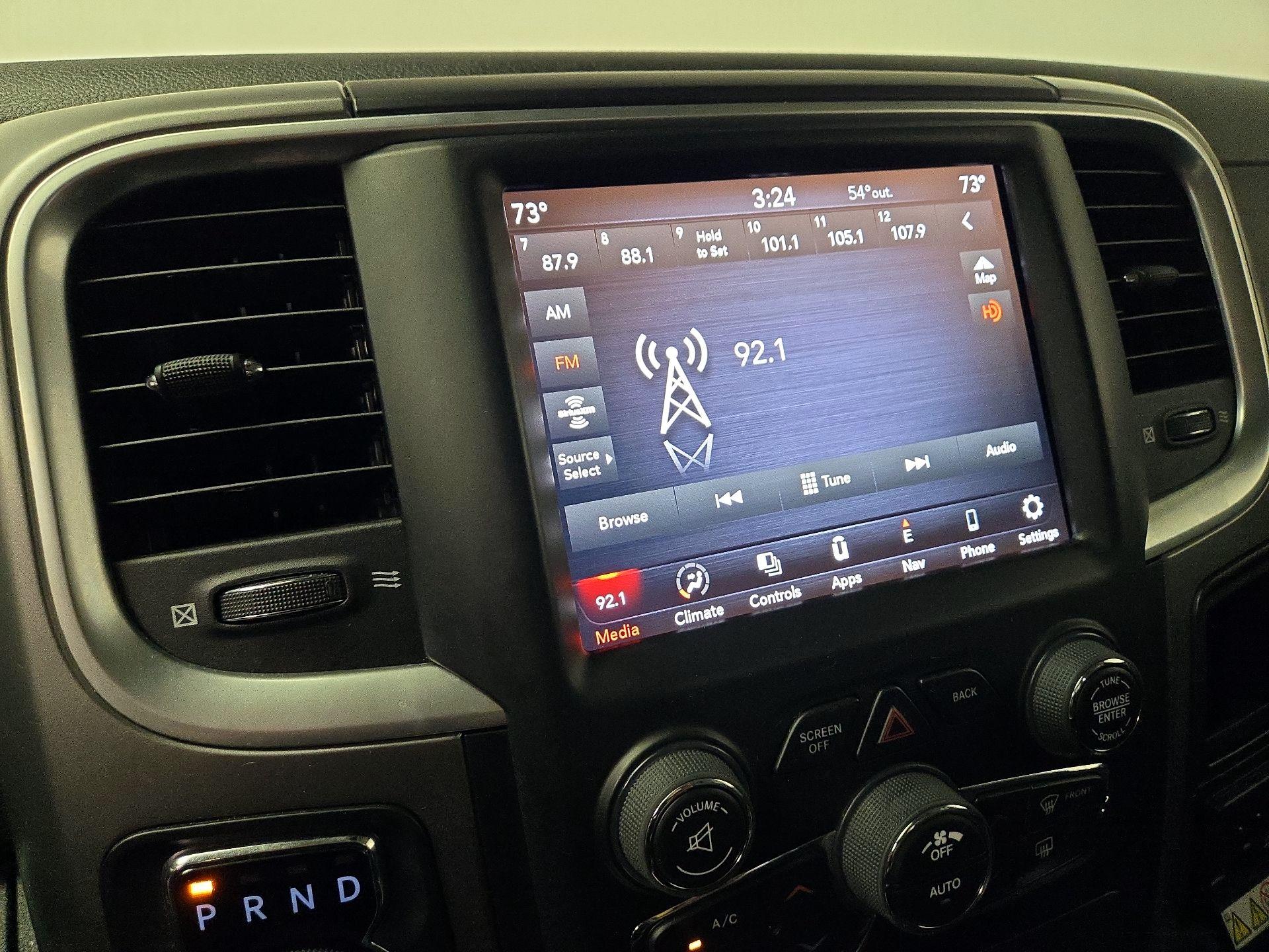 Thumbnail: 2022 RAM 1500 Classic - 16