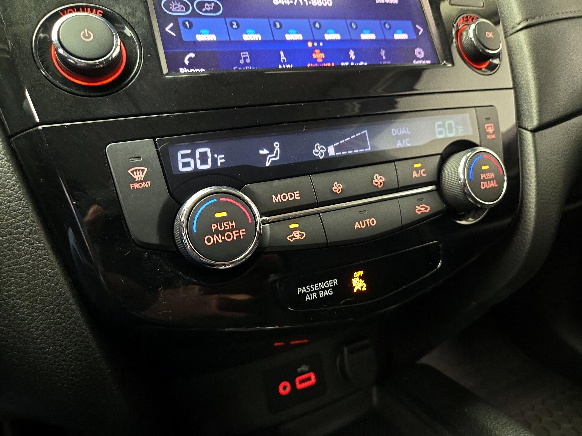 Thumbnail: 2019 Nissan Rogue - 17