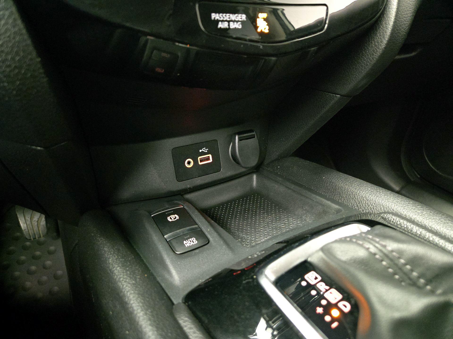 Thumbnail: 2019 Nissan Rogue - 19