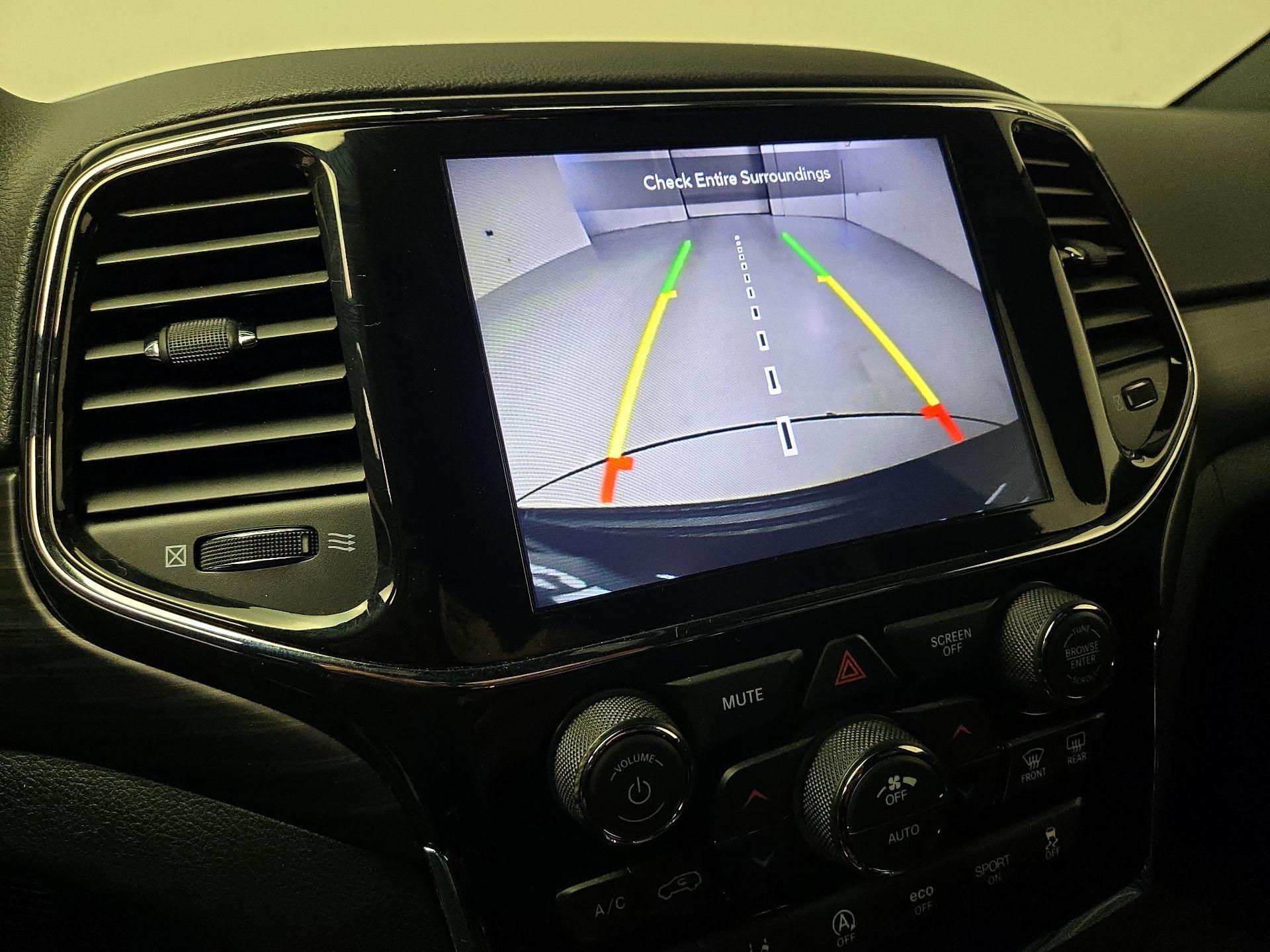 Thumbnail: 2021 Jeep Grand Cherokee - 15