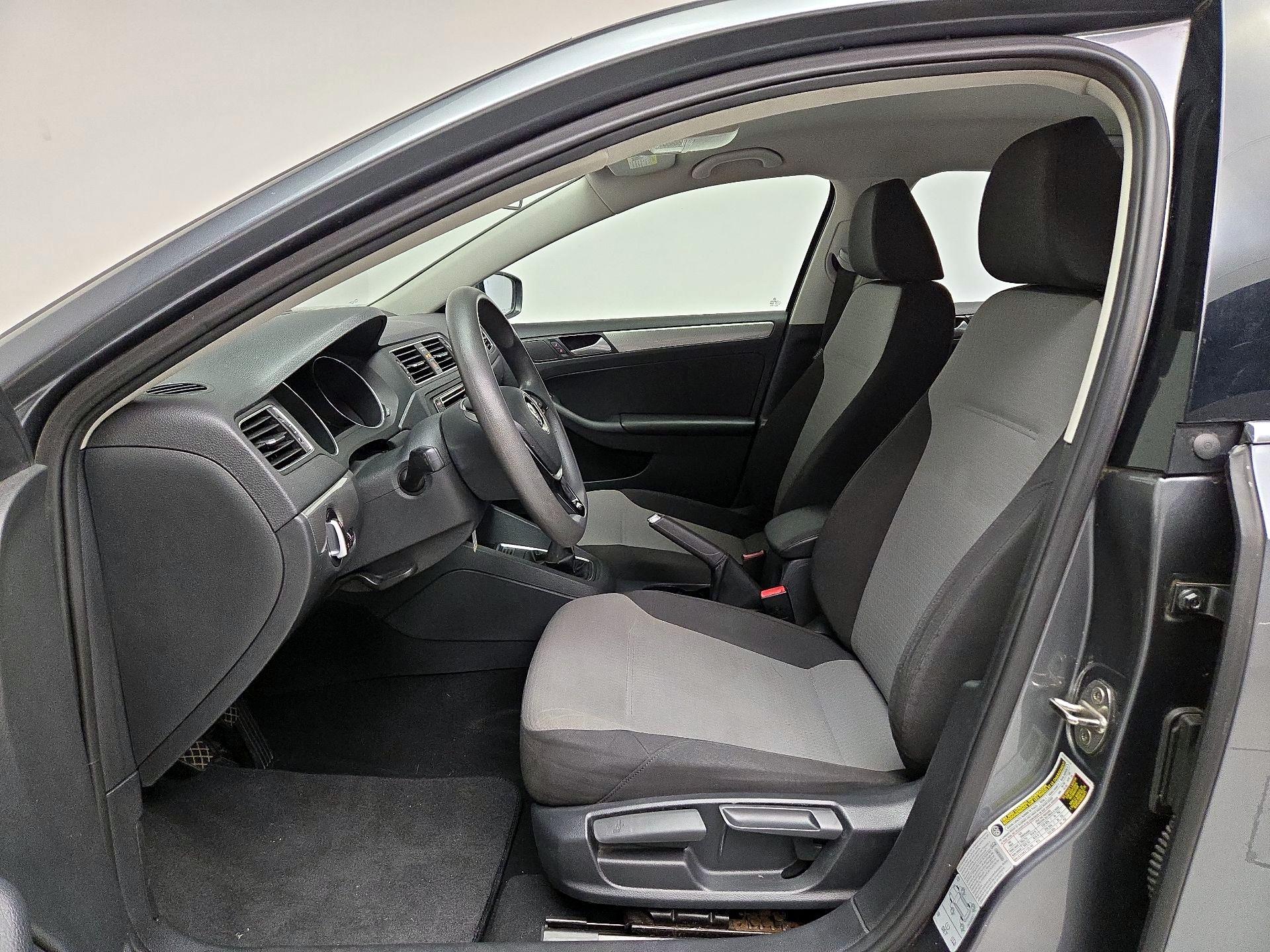 Thumbnail: 2017 Volkswagen Jetta - 11