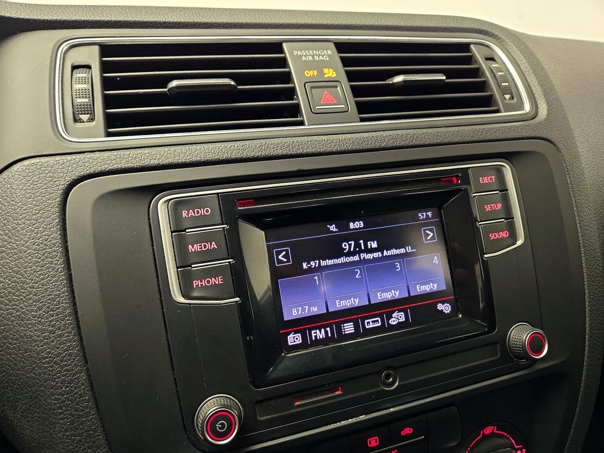 Thumbnail: 2017 Volkswagen Jetta - 15