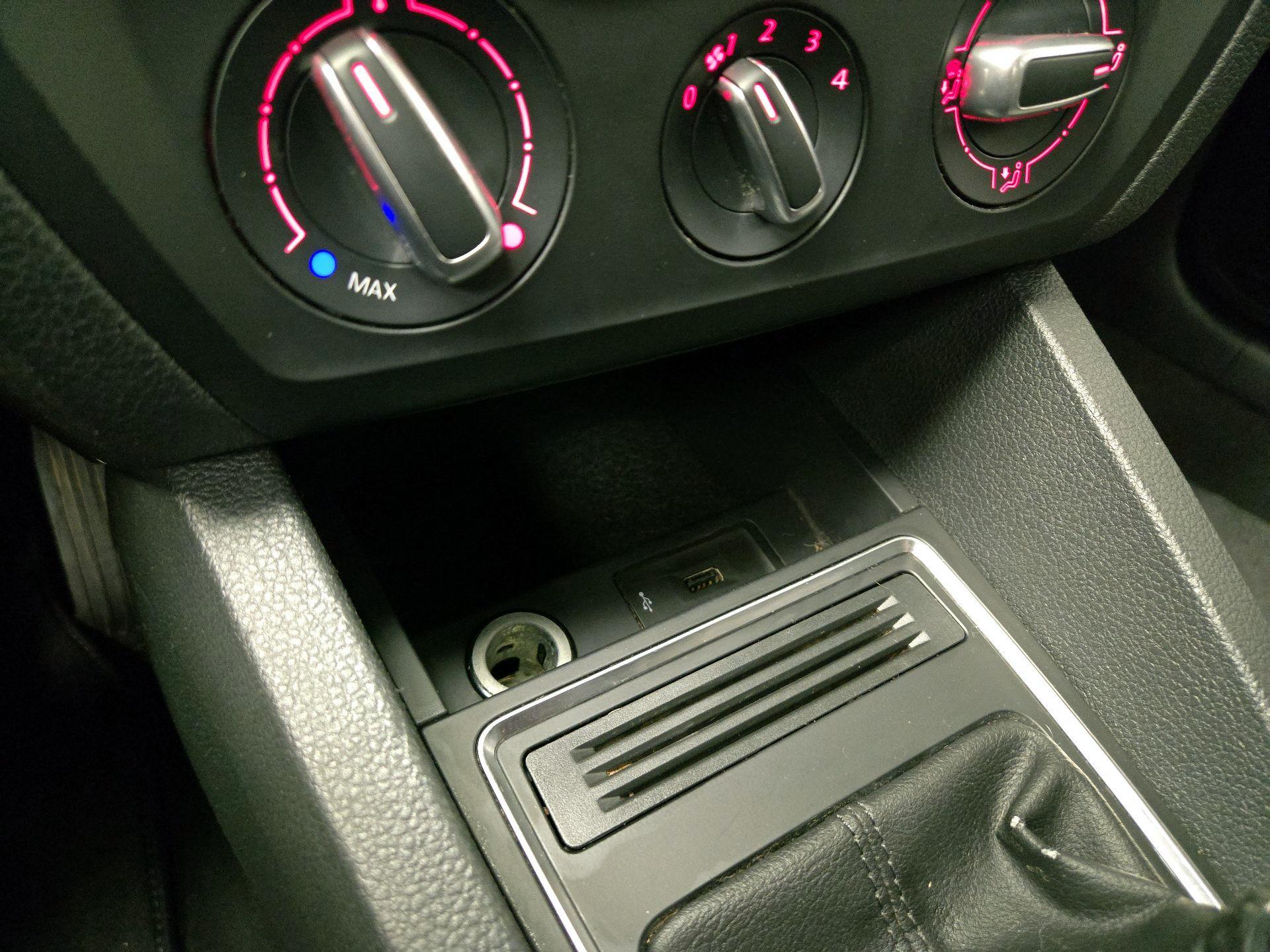 Thumbnail: 2017 Volkswagen Jetta - 18