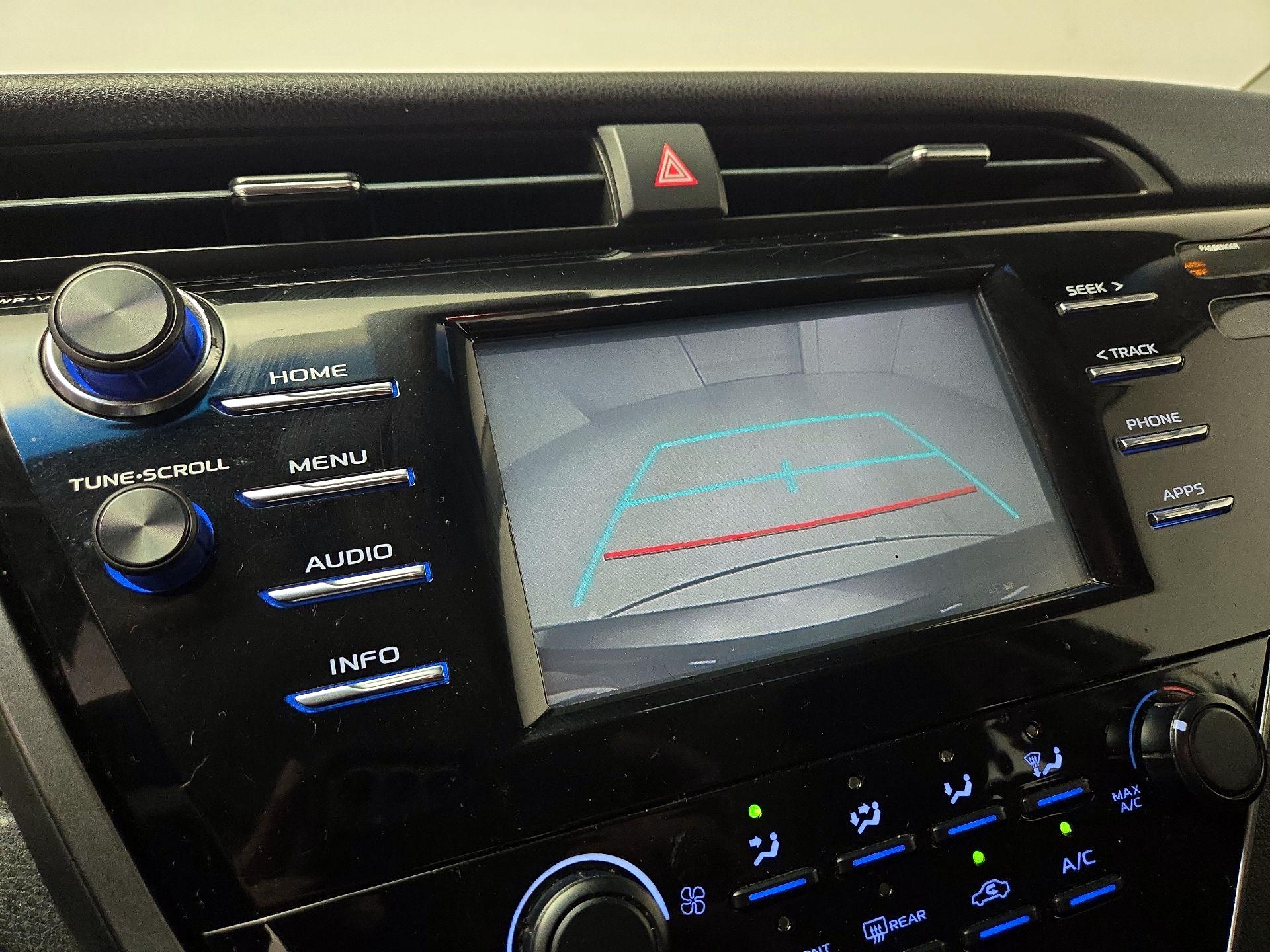 Thumbnail: 2018 Toyota Camry - 14