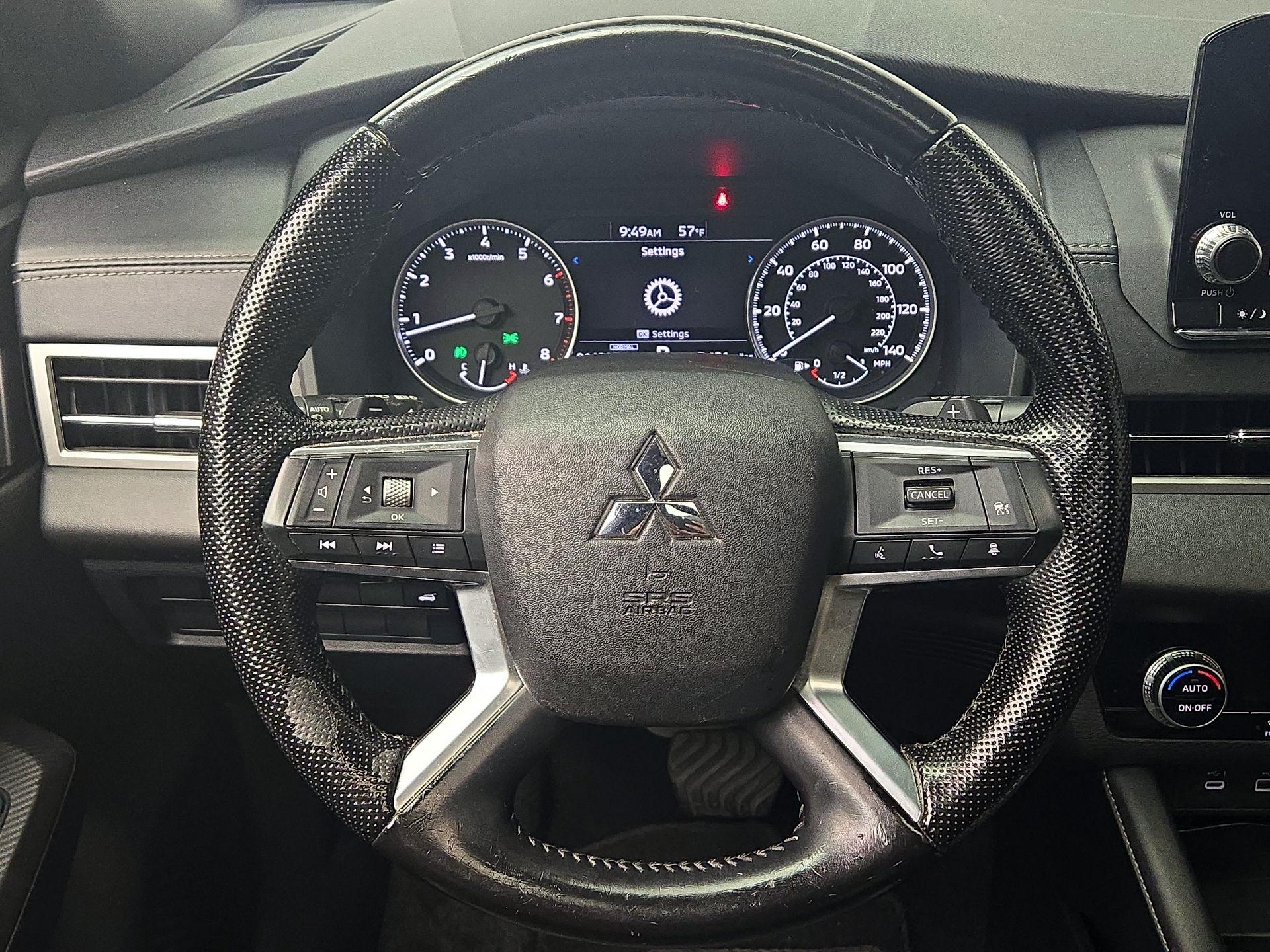 Thumbnail: 2022 Mitsubishi Outlander - 10