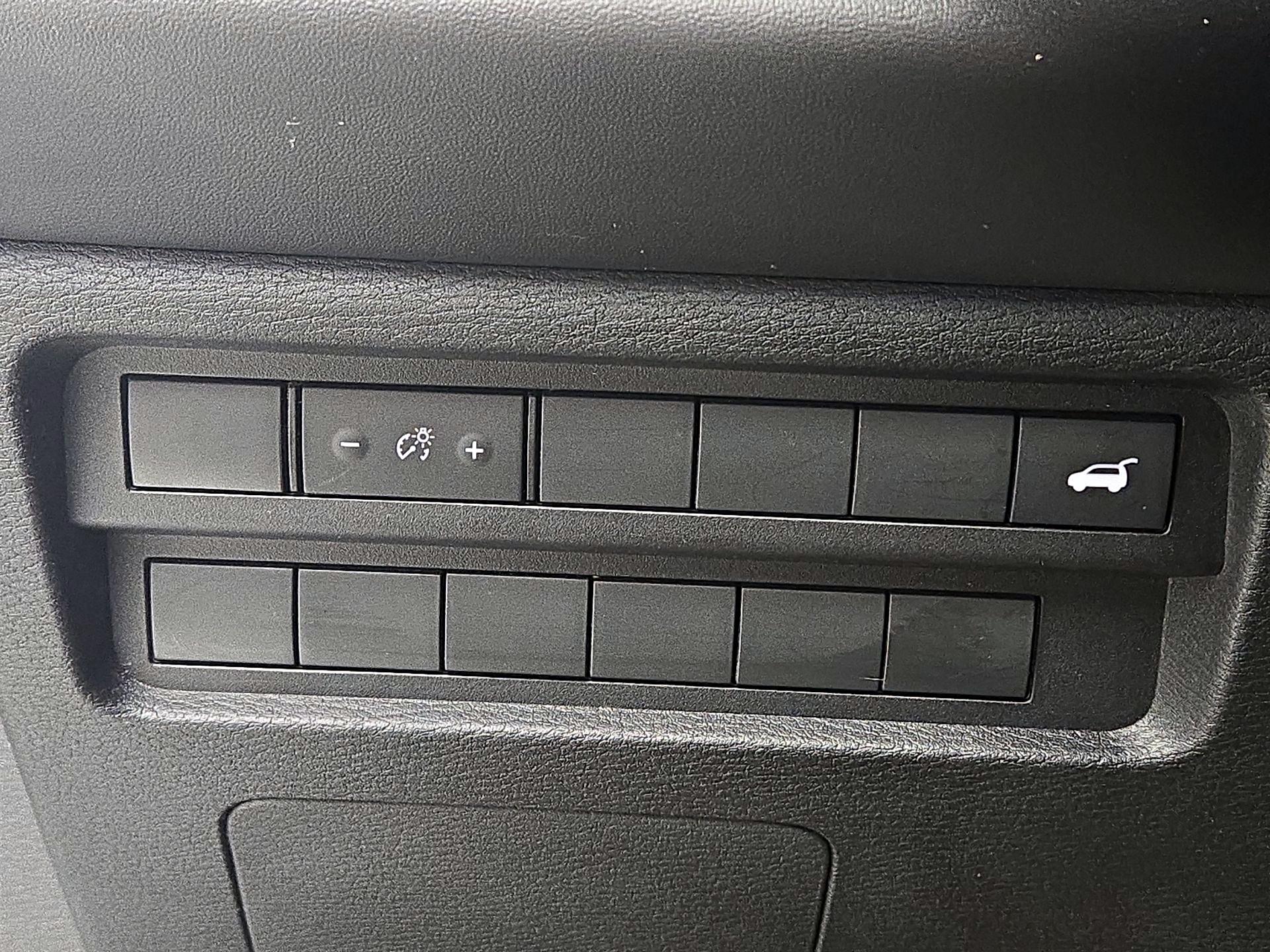 Thumbnail: 2022 Mitsubishi Outlander - 13