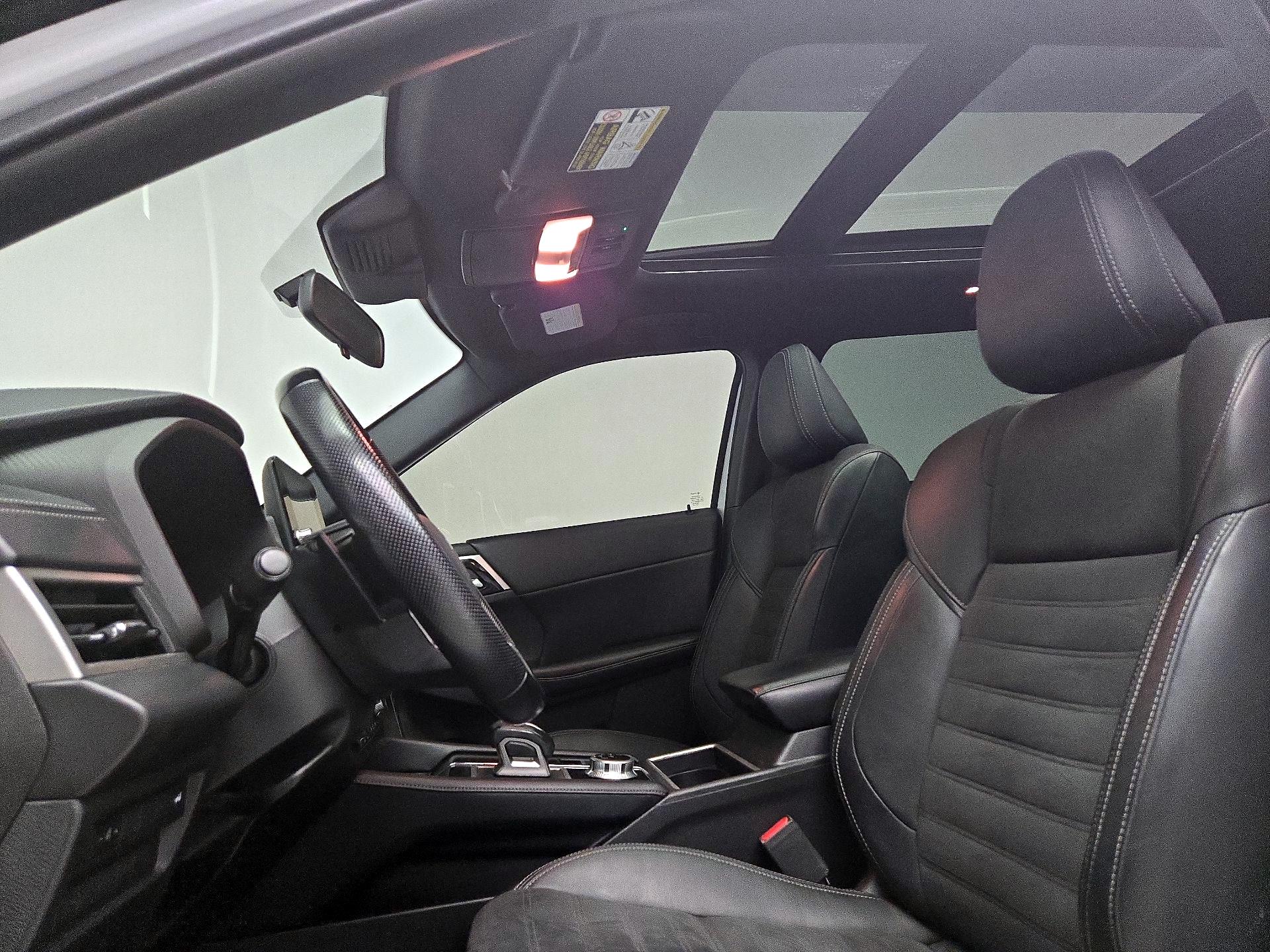 Thumbnail: 2022 Mitsubishi Outlander - 19