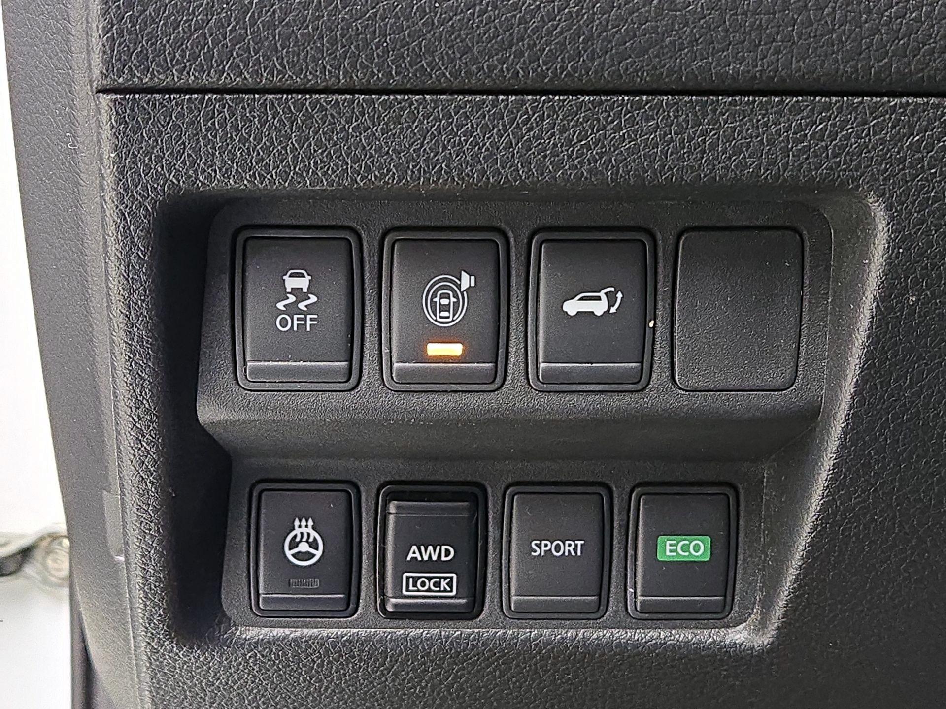 Thumbnail: 2017 Nissan Rogue - 13