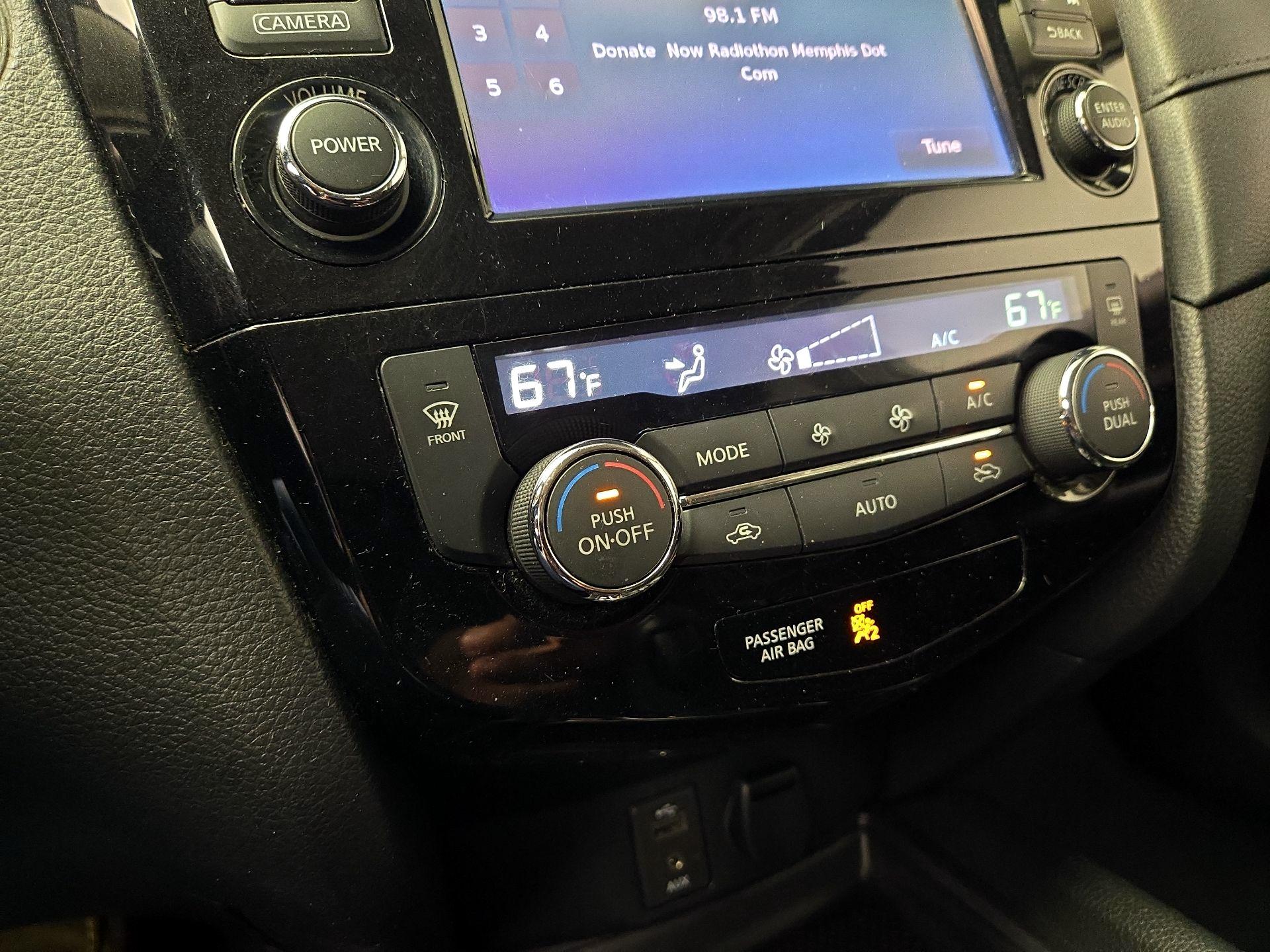 Thumbnail: 2017 Nissan Rogue - 17