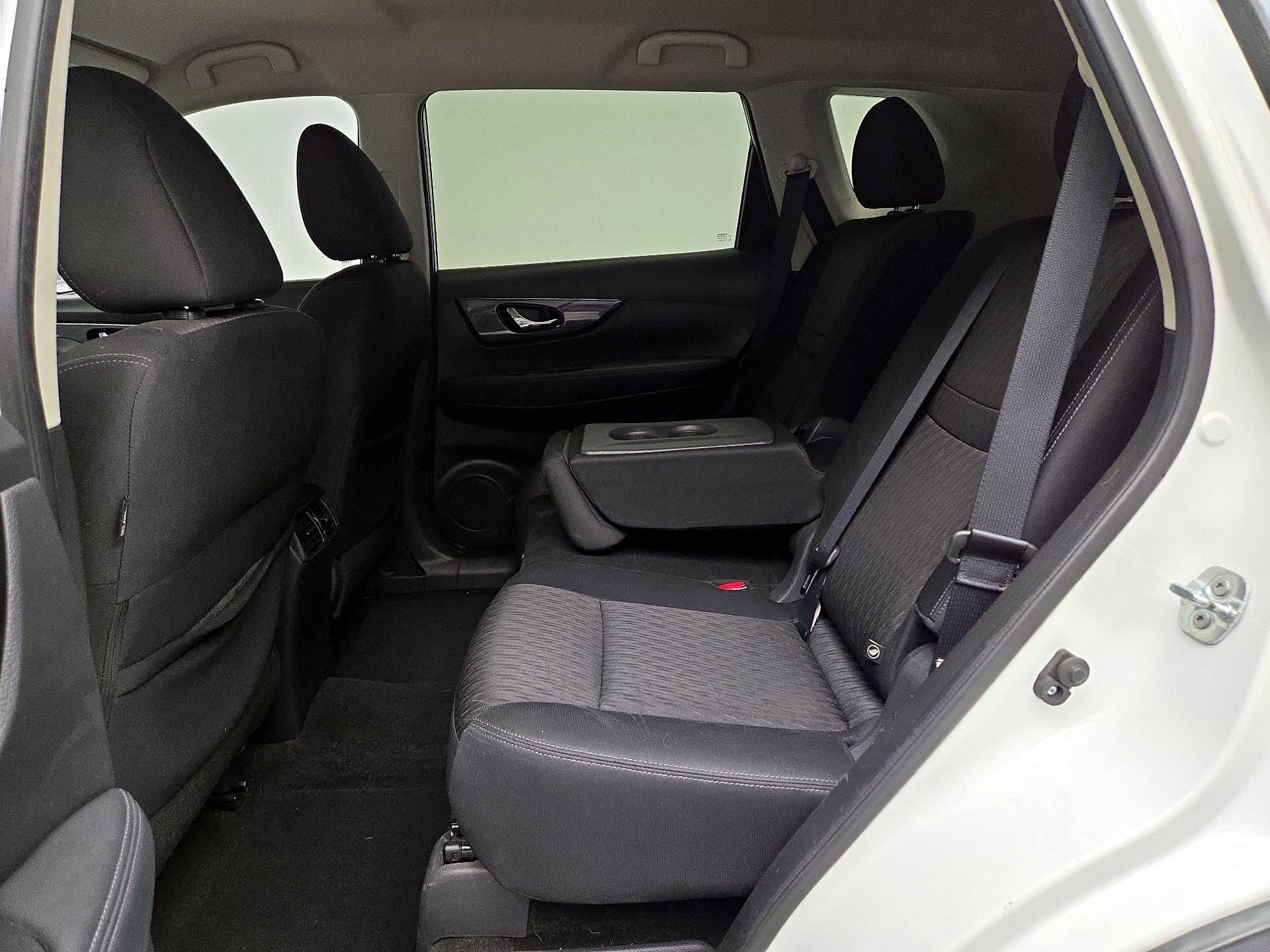 Thumbnail: 2017 Nissan Rogue - 20