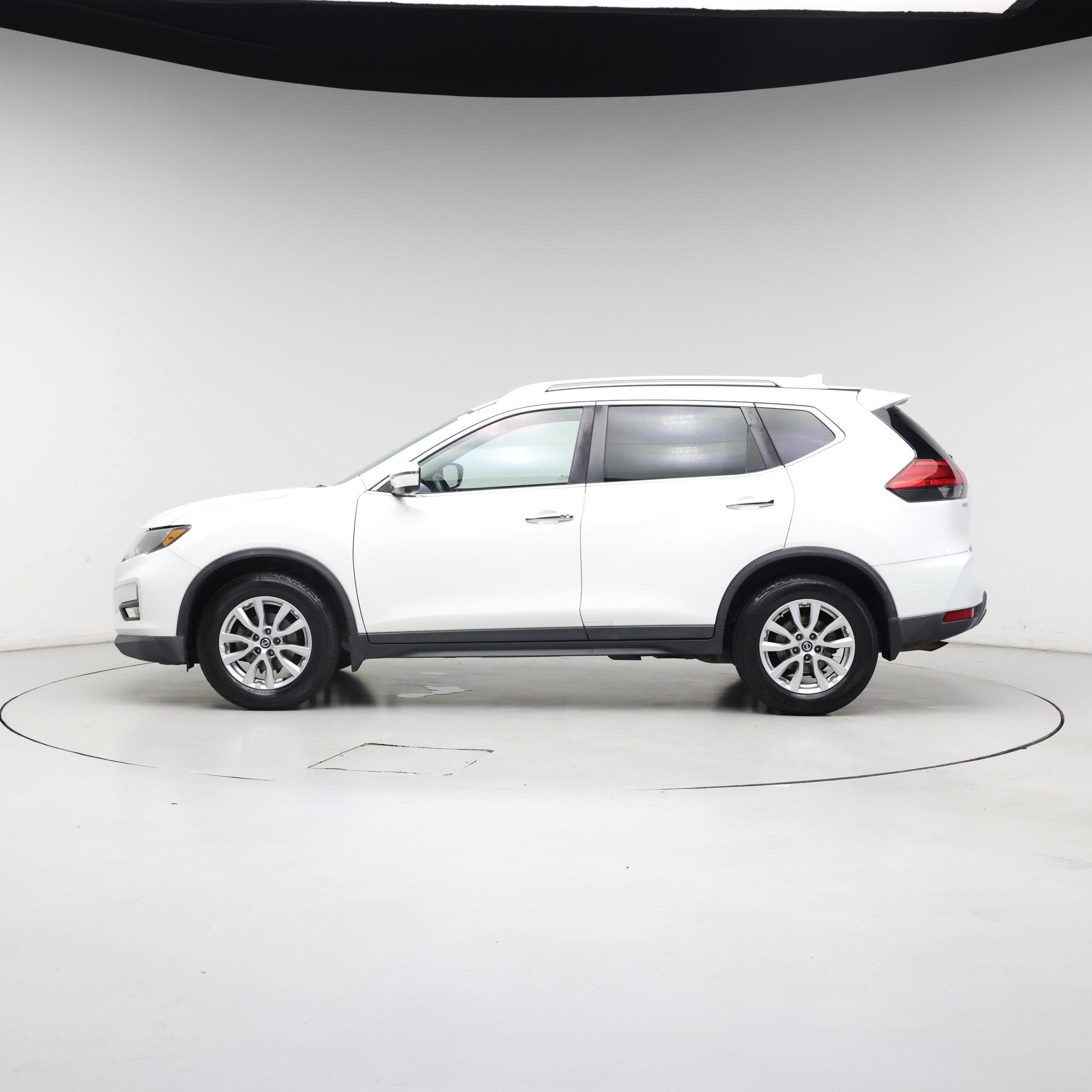 Thumbnail: 2017 Nissan Rogue - 3