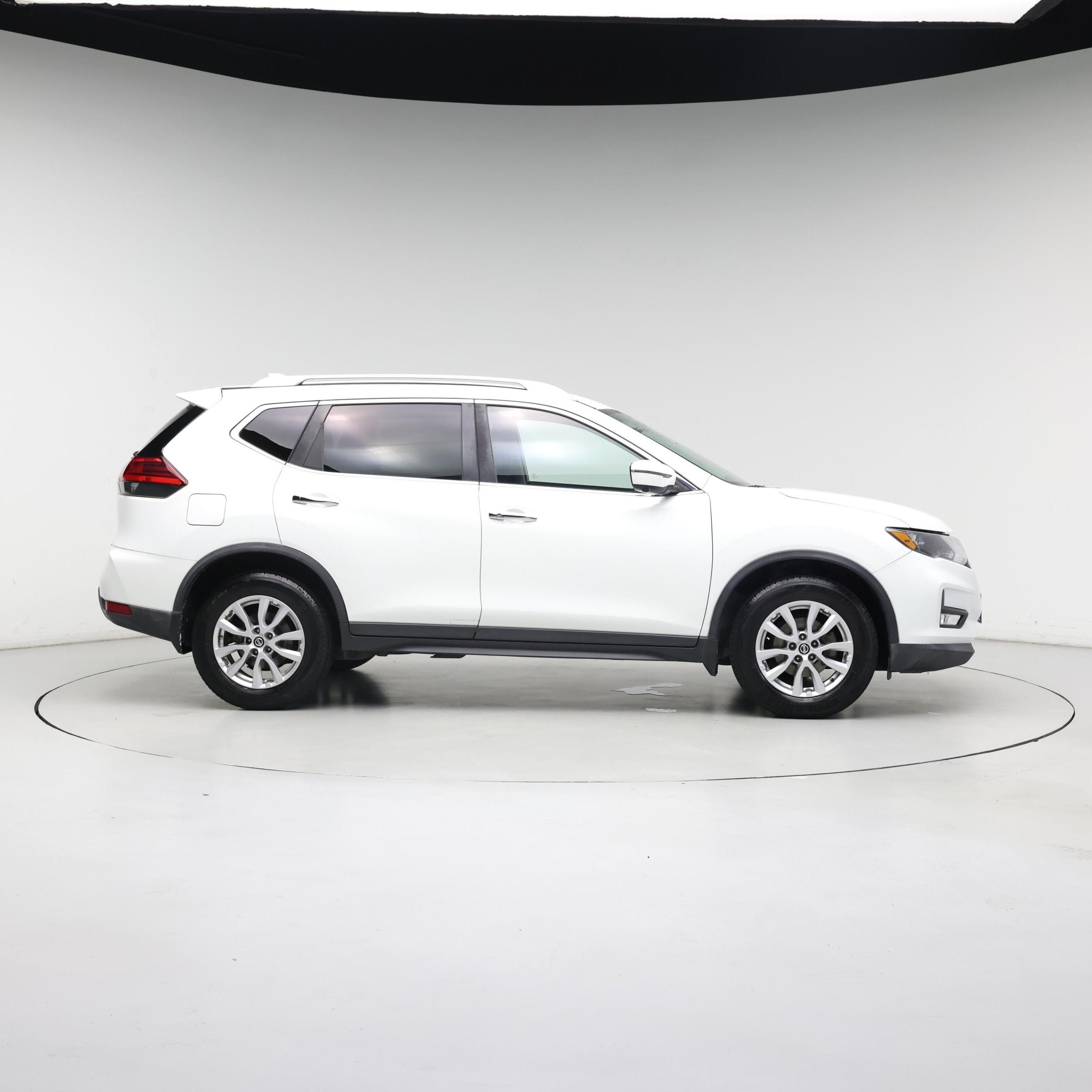 Thumbnail: 2017 Nissan Rogue - 7