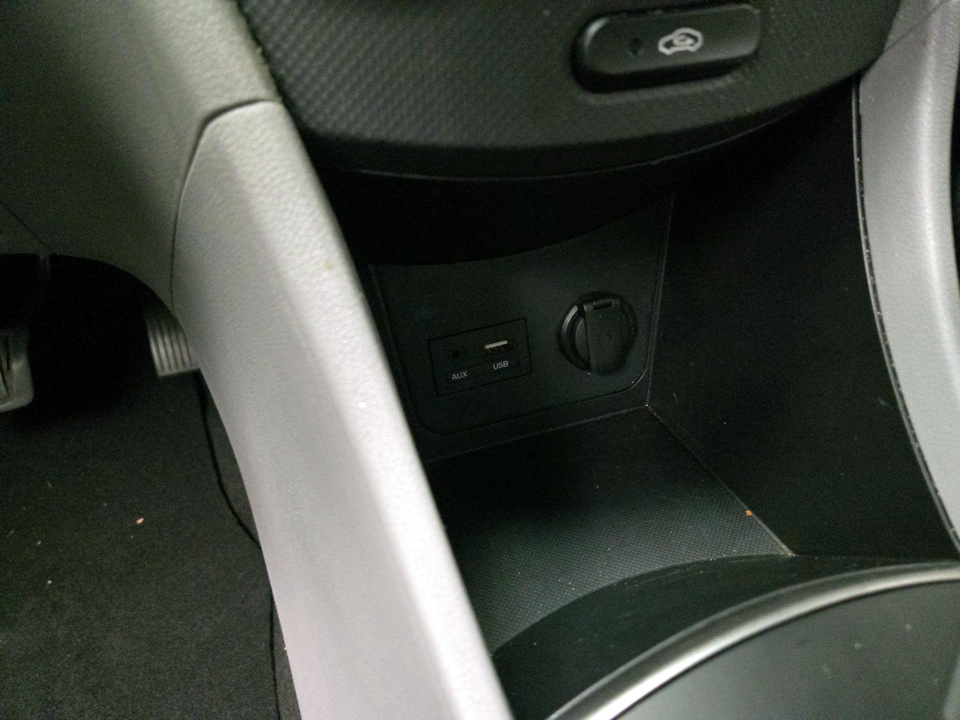 Thumbnail: 2016 Hyundai Accent - 17